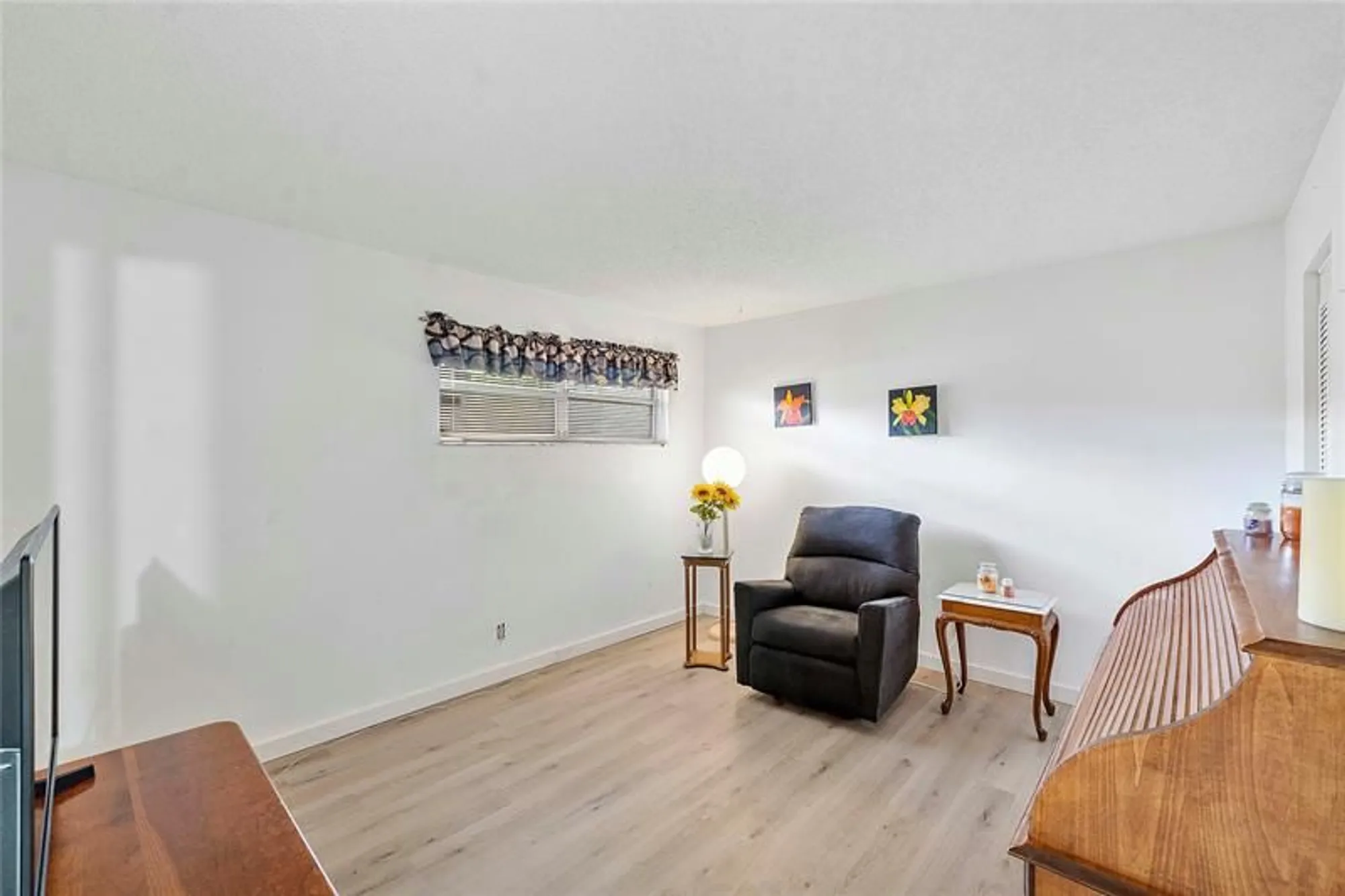 Property Slideshow image 16 of 31 | 3776 inverrary blvd, Lauderhill, FL, 33319