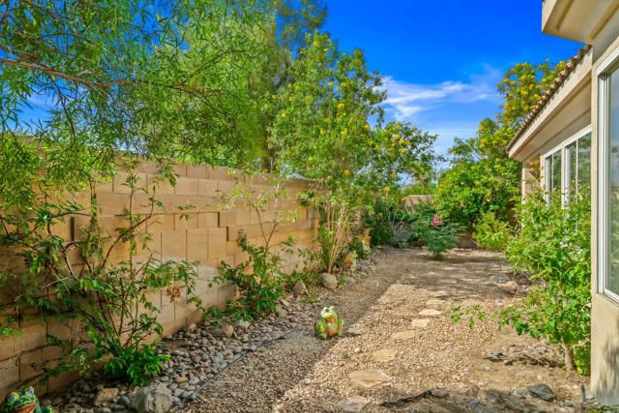 Property Slideshow image 35 of 49 | 80157 royal birkdale dr, Indio, CA, 92201