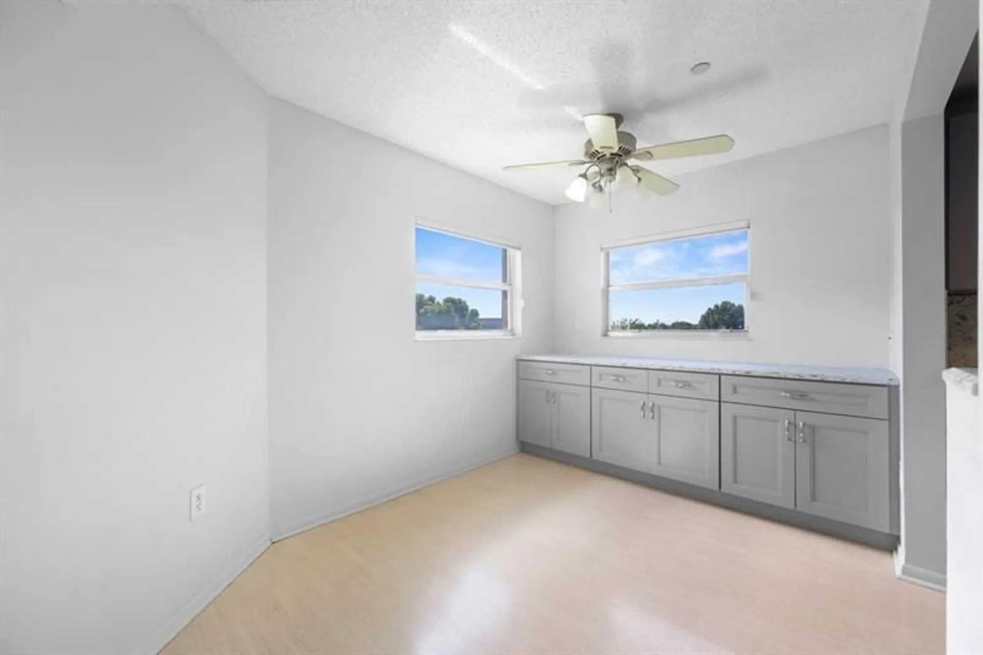 Property Slideshow image 8 of 23 | 550 sw 137th ave 401l, Pembroke Pines, FL, 33027