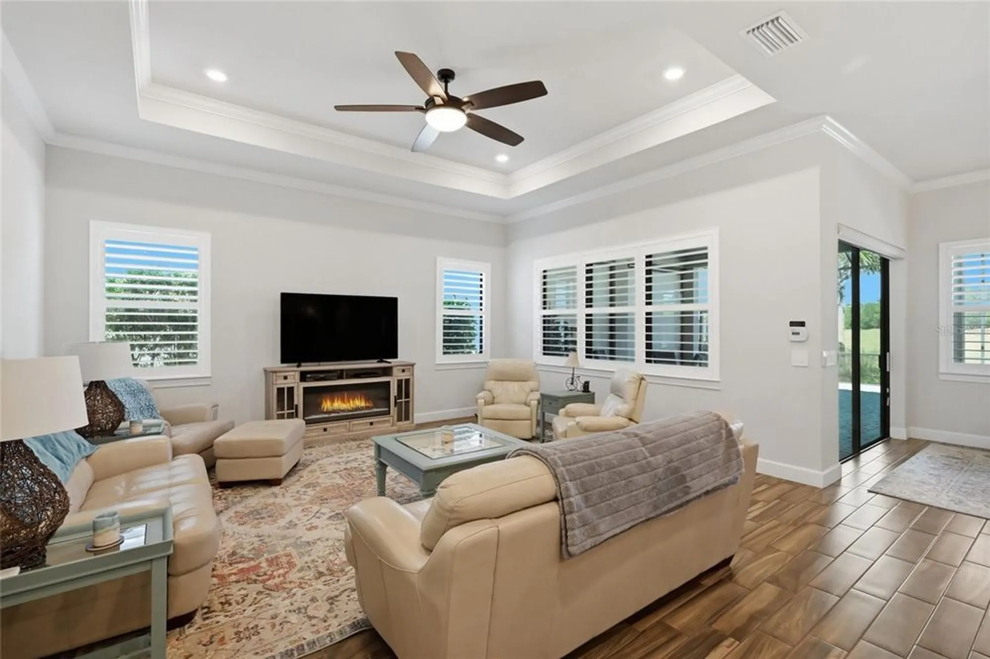 Property Slideshow image 15 of 97 | 18115 littleton pl, Bradenton, FL, 34202