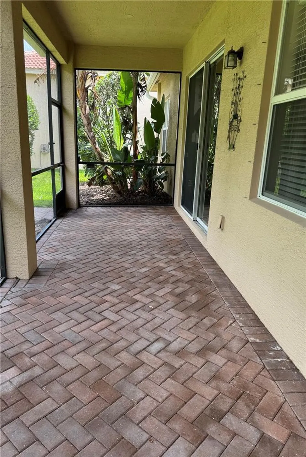 Property Slideshow image 17 of 40 | 4938 sandy brook cir, Wimauma, FL, 33598