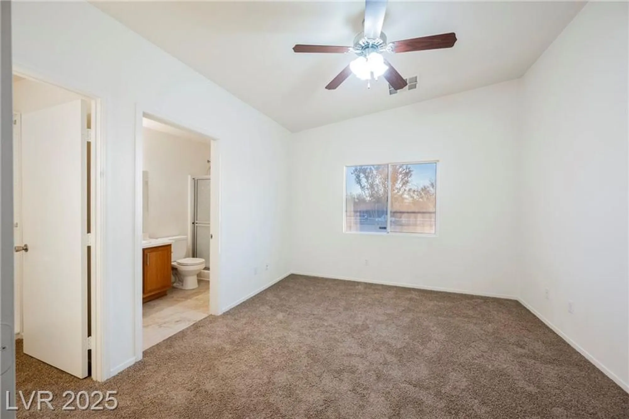 Property Slideshow image 8 of 22 | 4960 mascaro dr, Las Vegas, NV, 89122