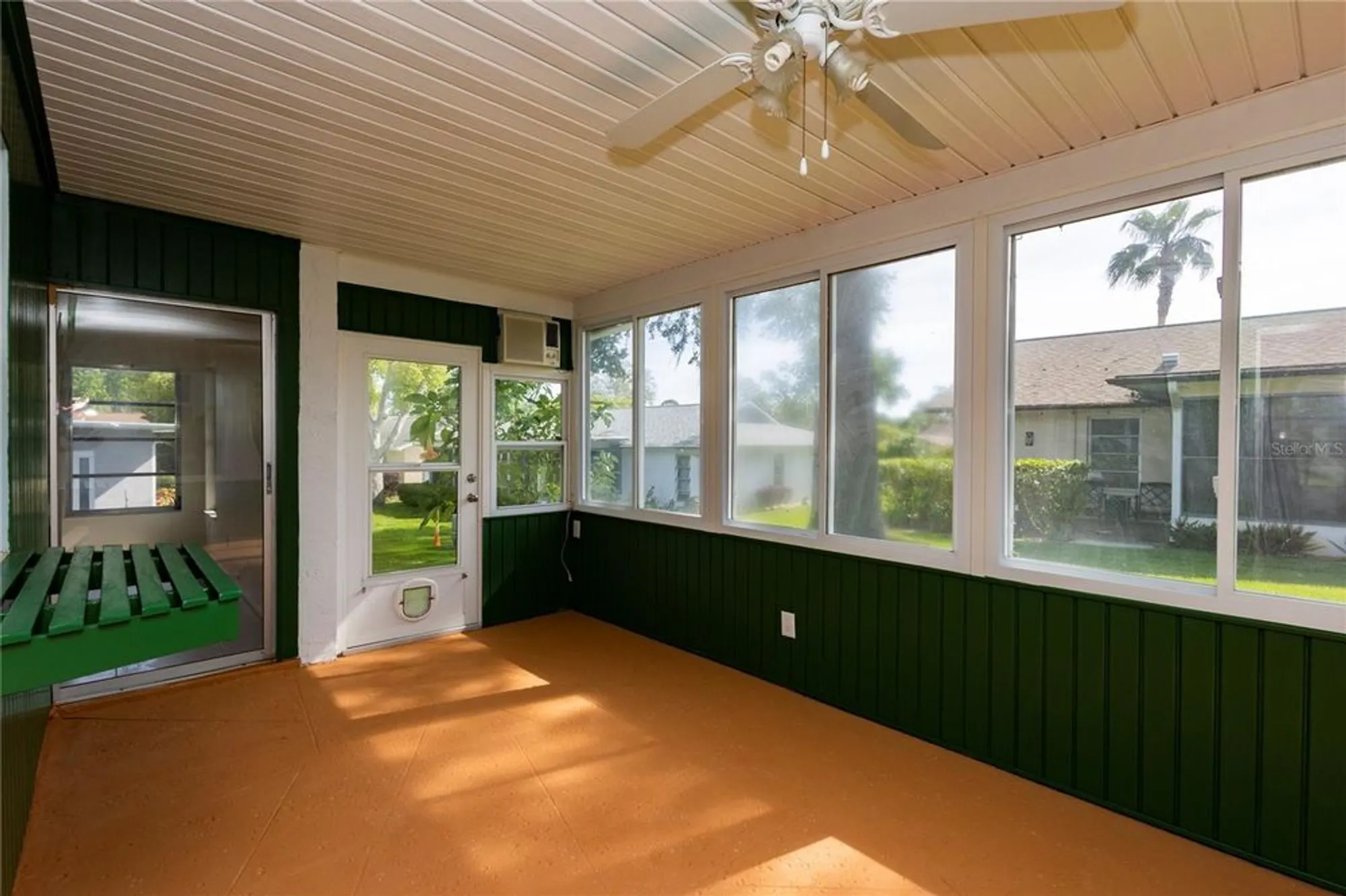 Property Slideshow image 28 of 37 | 8121 casuarina dr, Port Richey, FL, 34668