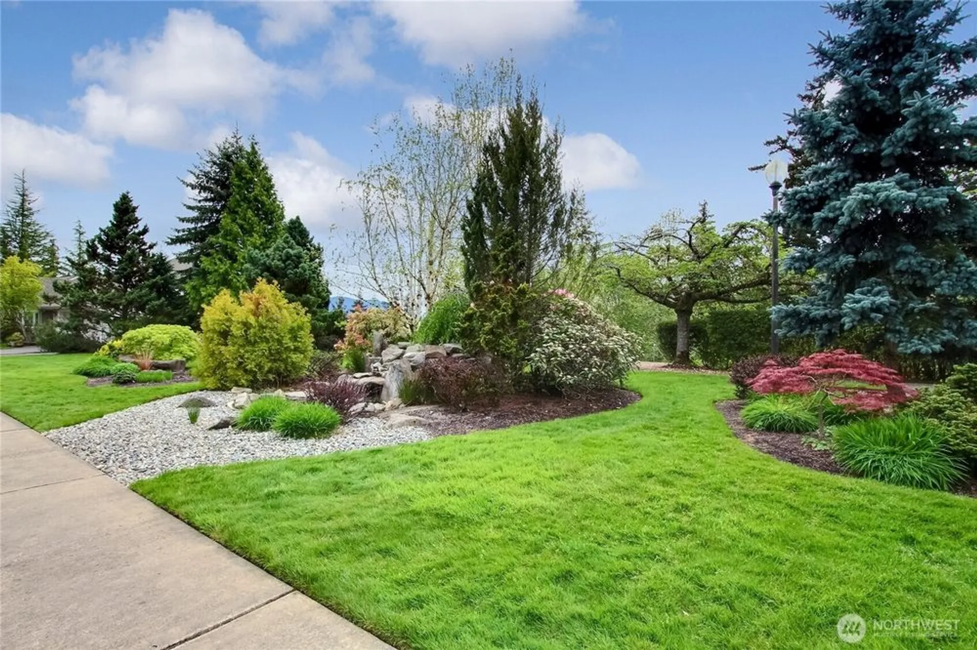 Property Slideshow image 37 of 40 | 4222 221st pl se # 1081, Issaquah, WA, 98029