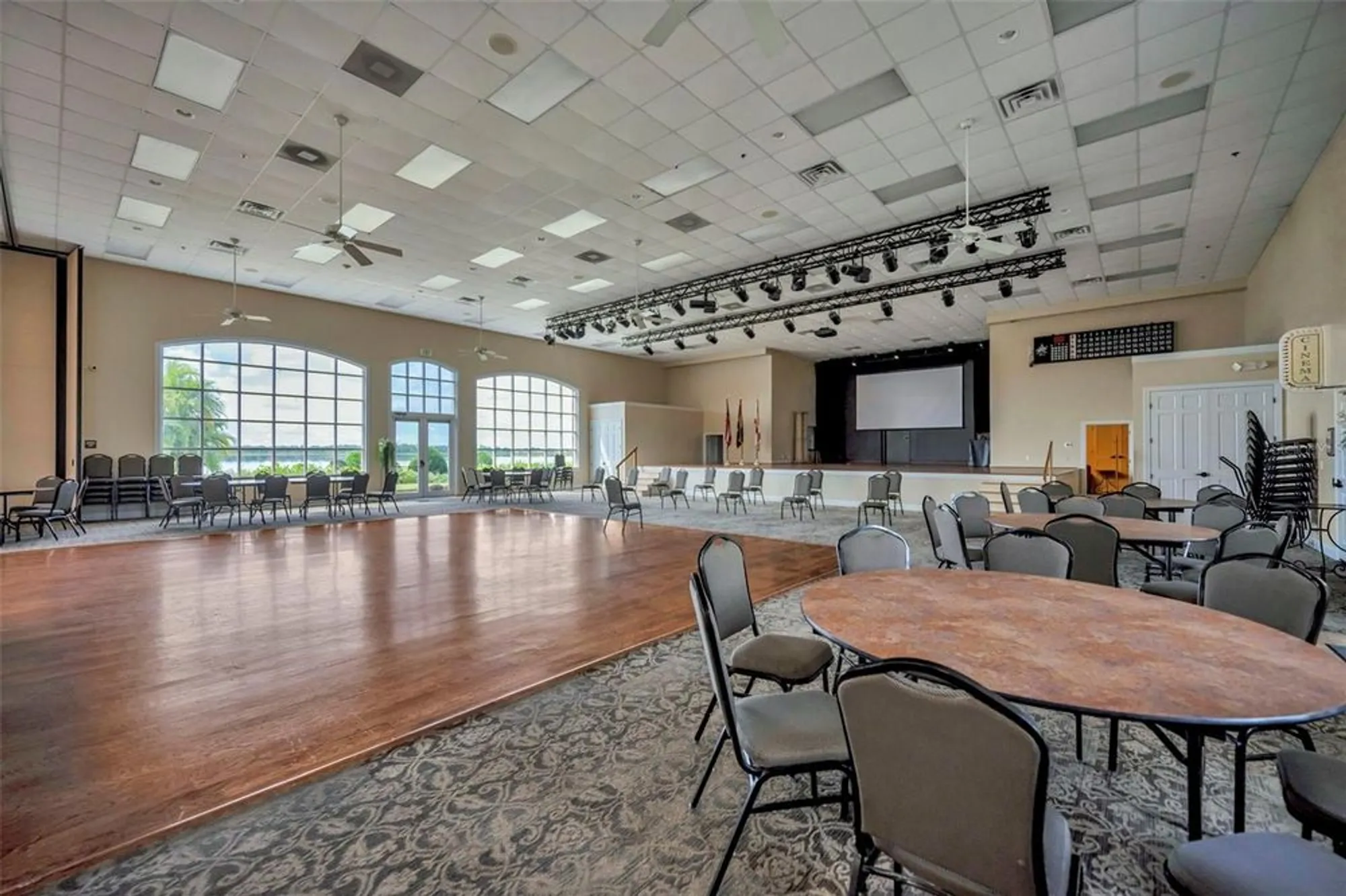 Property Slideshow image 28 of 51 | 4115 aberdeen ln, Lake Wales, FL, 33859