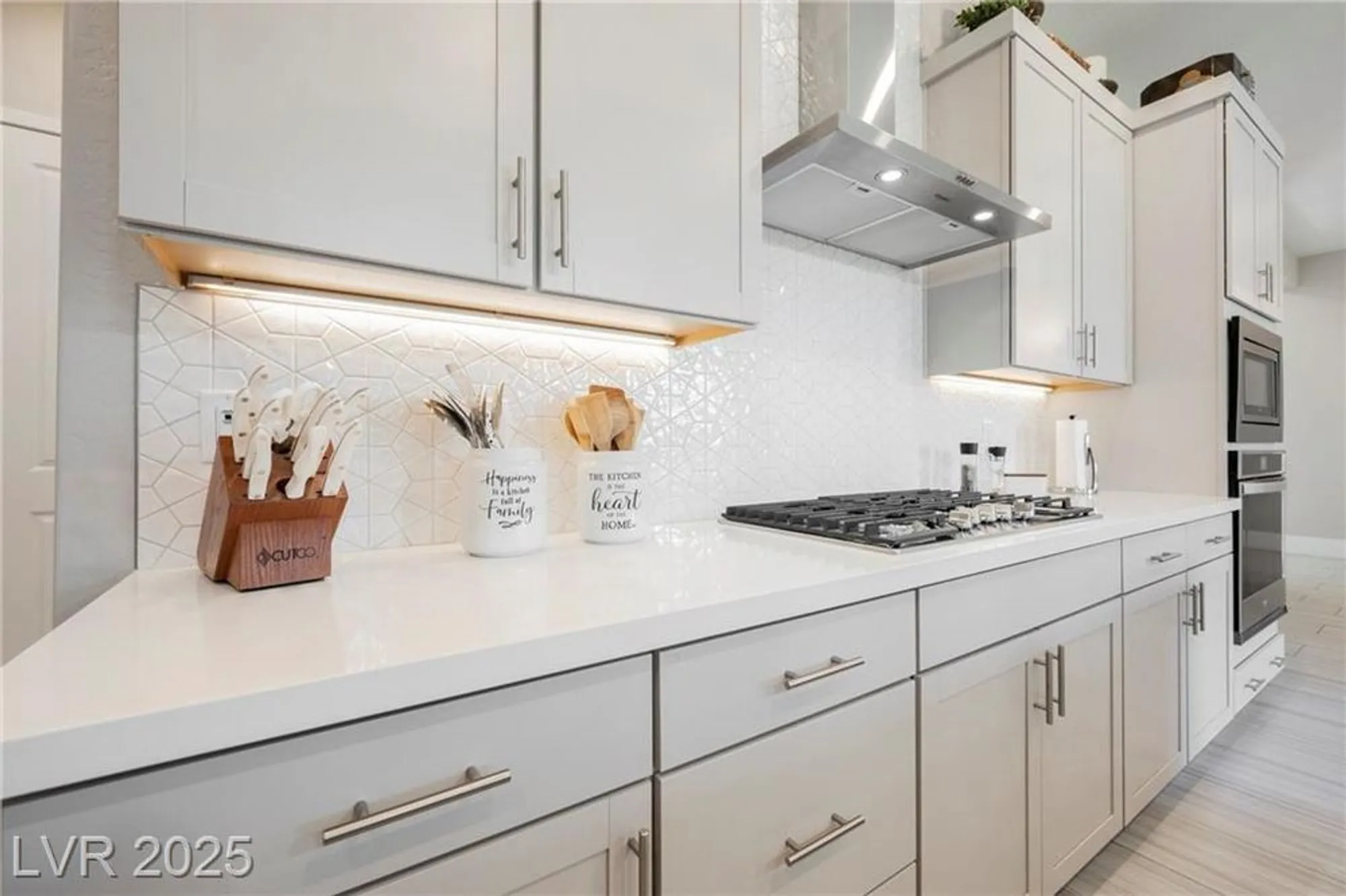 Property Slideshow image 10 of 67 | 10023 chrysolite pl, Las Vegas, NV, 89143