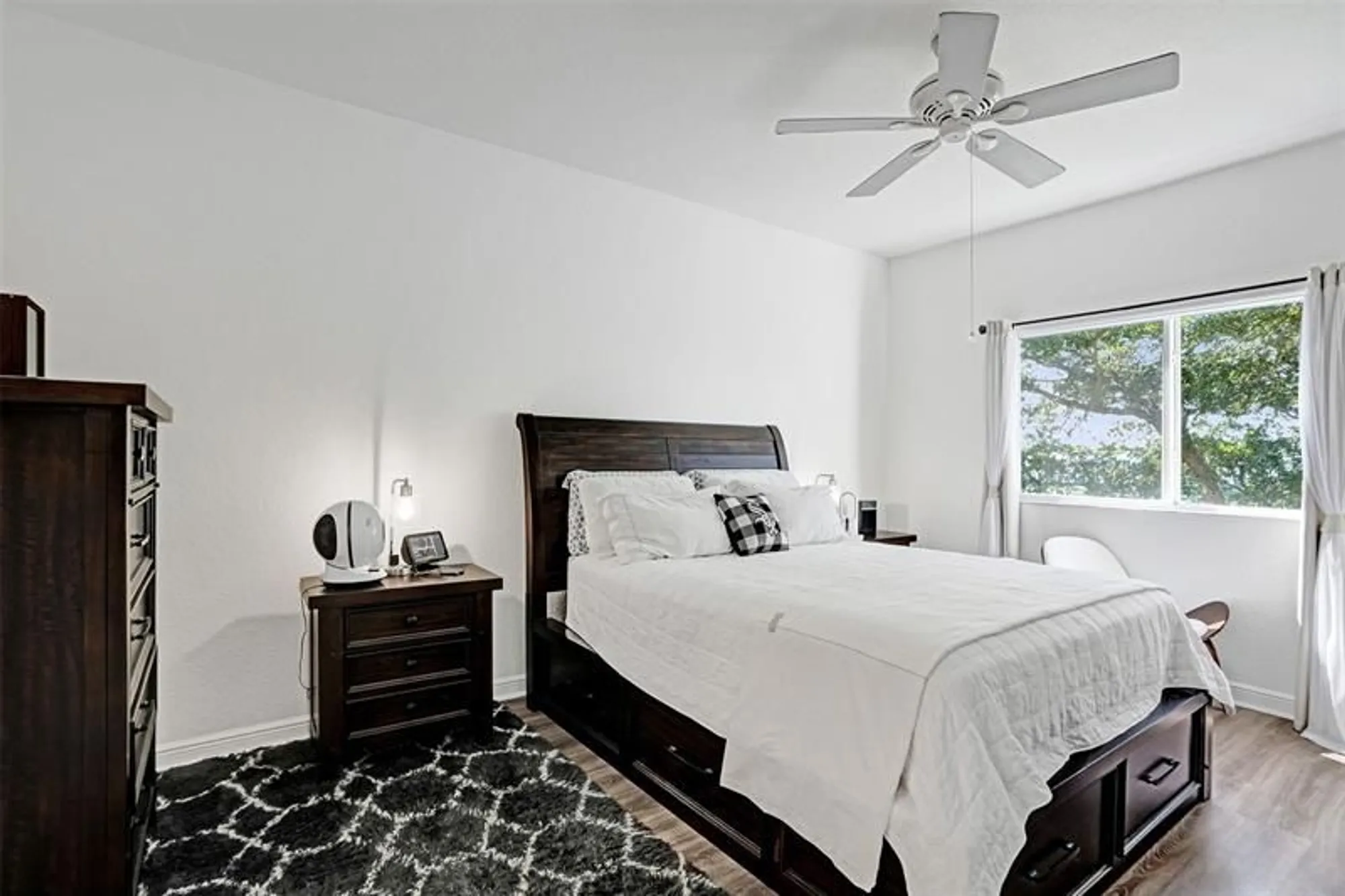 Property Slideshow image 10 of 43 | 7623 southampton ter apt 302, Tamarac, FL, 33321