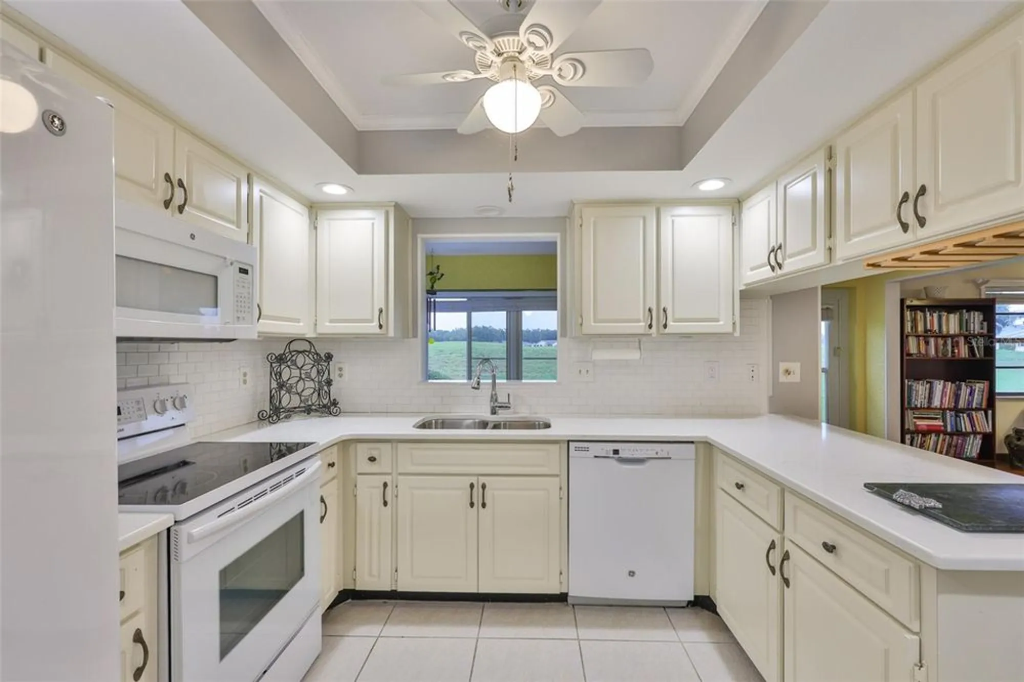 Property Slideshow image 23 of 69 | 1318 leland dr, Sun City Center, FL, 33573