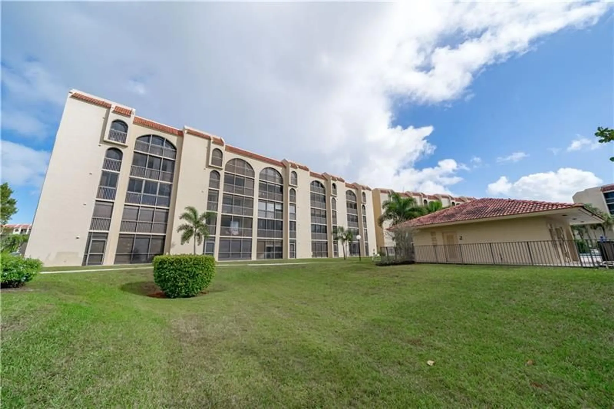 Property Slideshow image 28 of 32 | 3521 environ blvd apt 209, Lauderhill, FL, 33319
