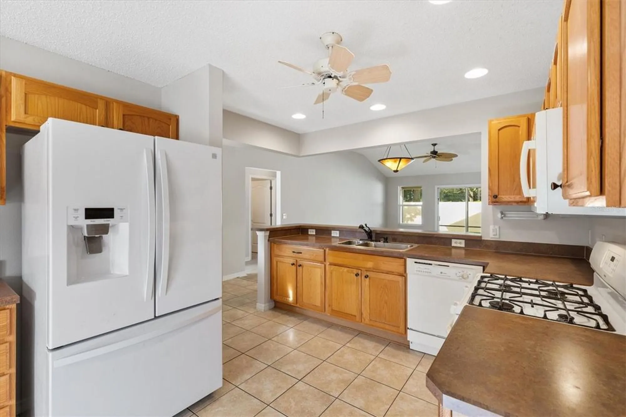 Property Slideshow image 15 of 46 | 2573 caribe dr, The Villages, FL, 32162