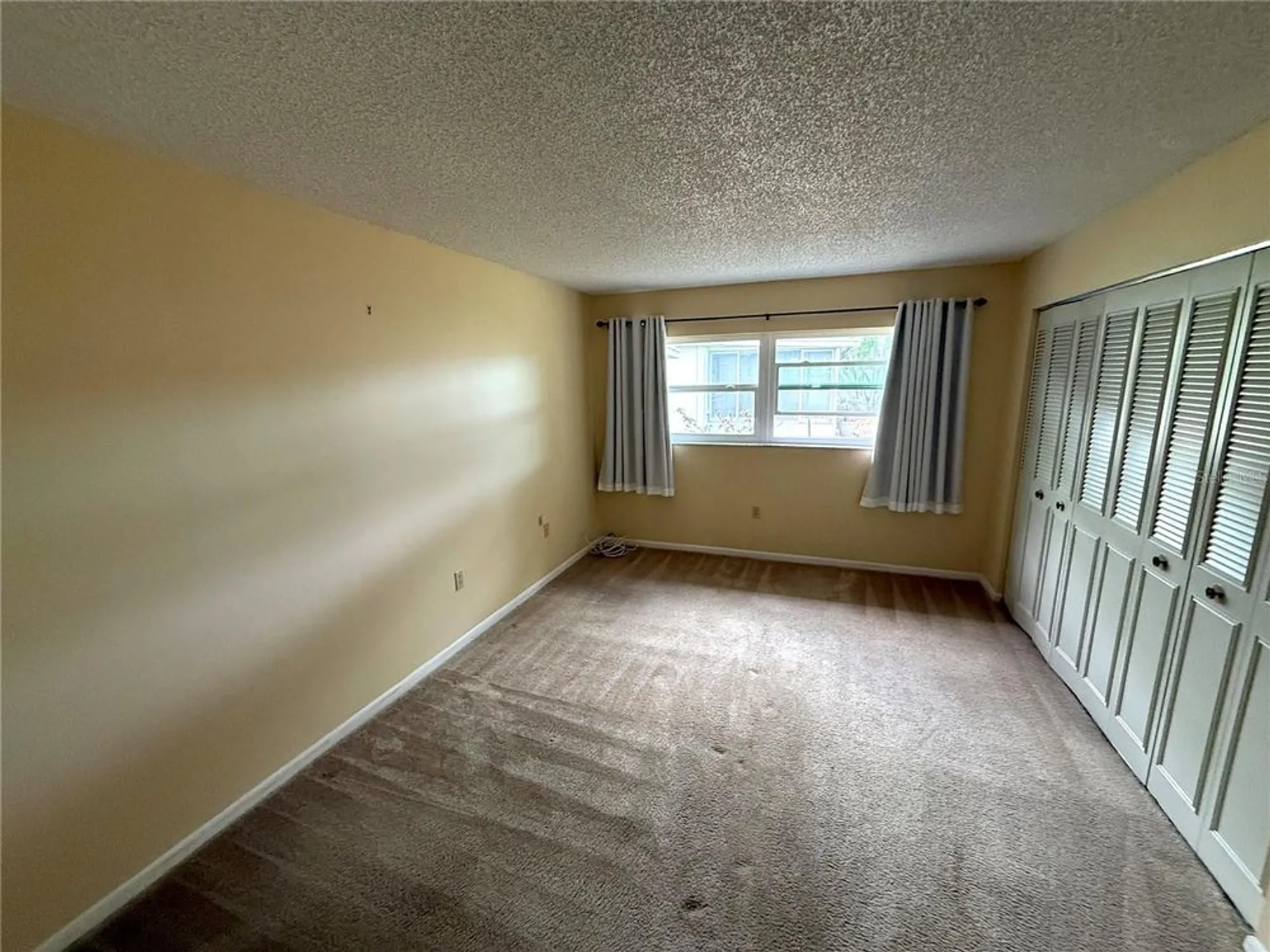 Property Slideshow image 6 of 13 | 8472 deauville n # 8472, Pinellas Park, FL, 33781