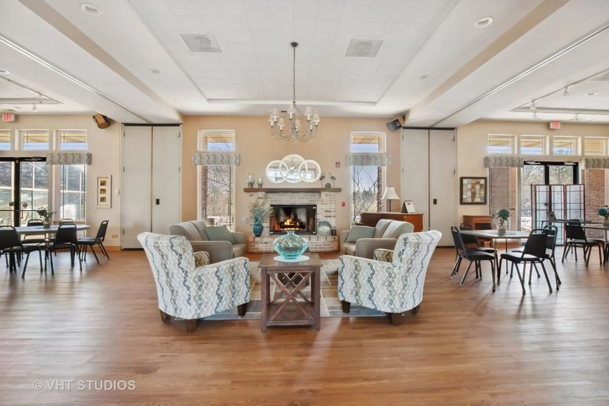 Property Slideshow image 30 of 39 | 2325 carillon dr, Grayslake, IL, 60030