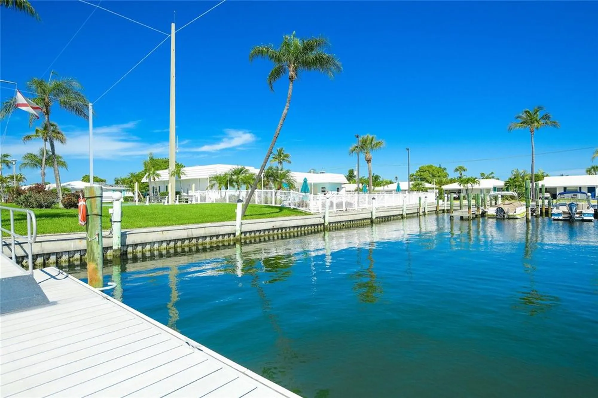 Property Slideshow image 31 of 39 | 738 el centro, Longboat Key, FL, 34228