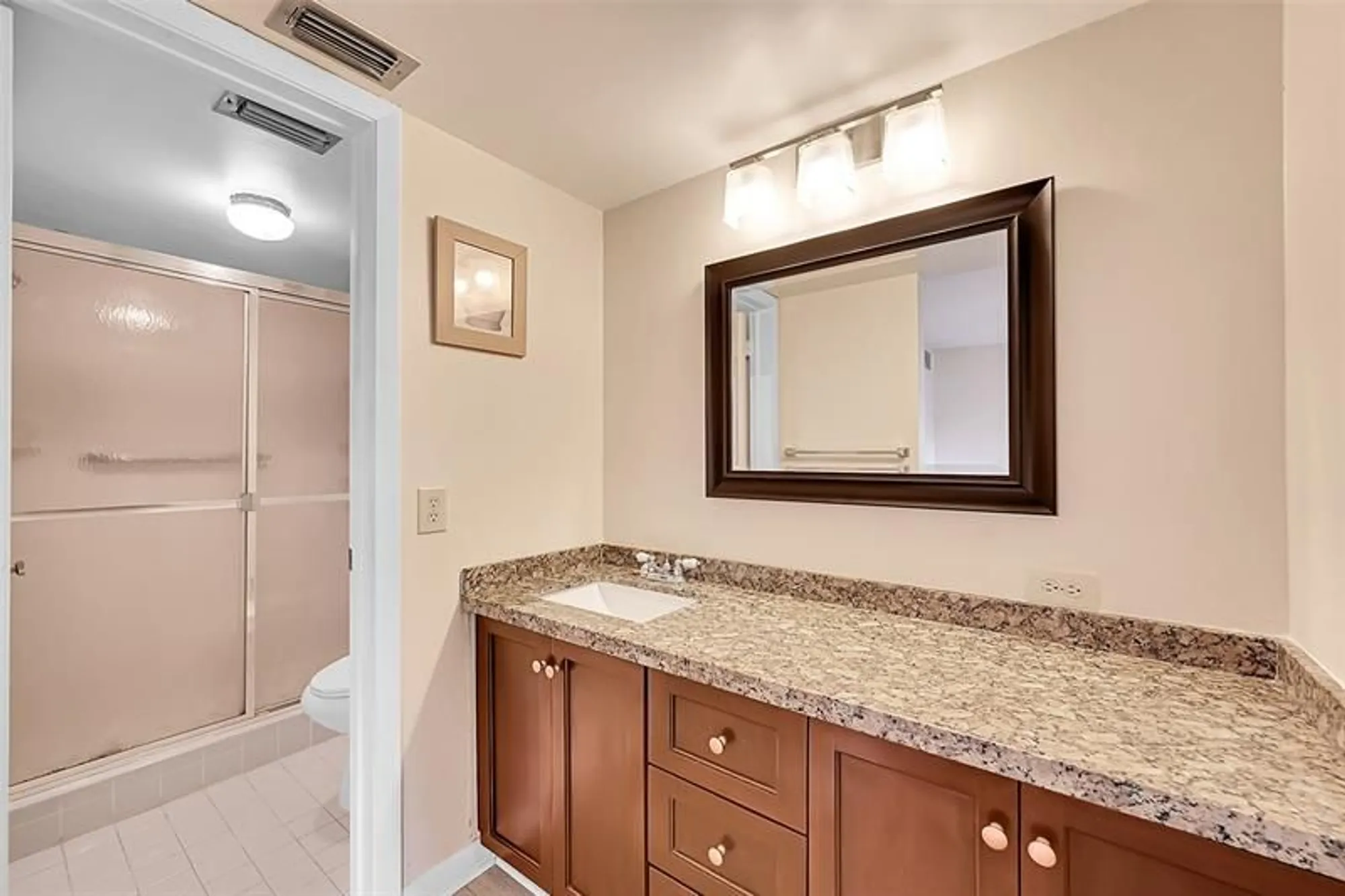 Property Slideshow image 23 of 64 | 4940 e sabal palm blvd apt 202, Tamarac, FL, 33319