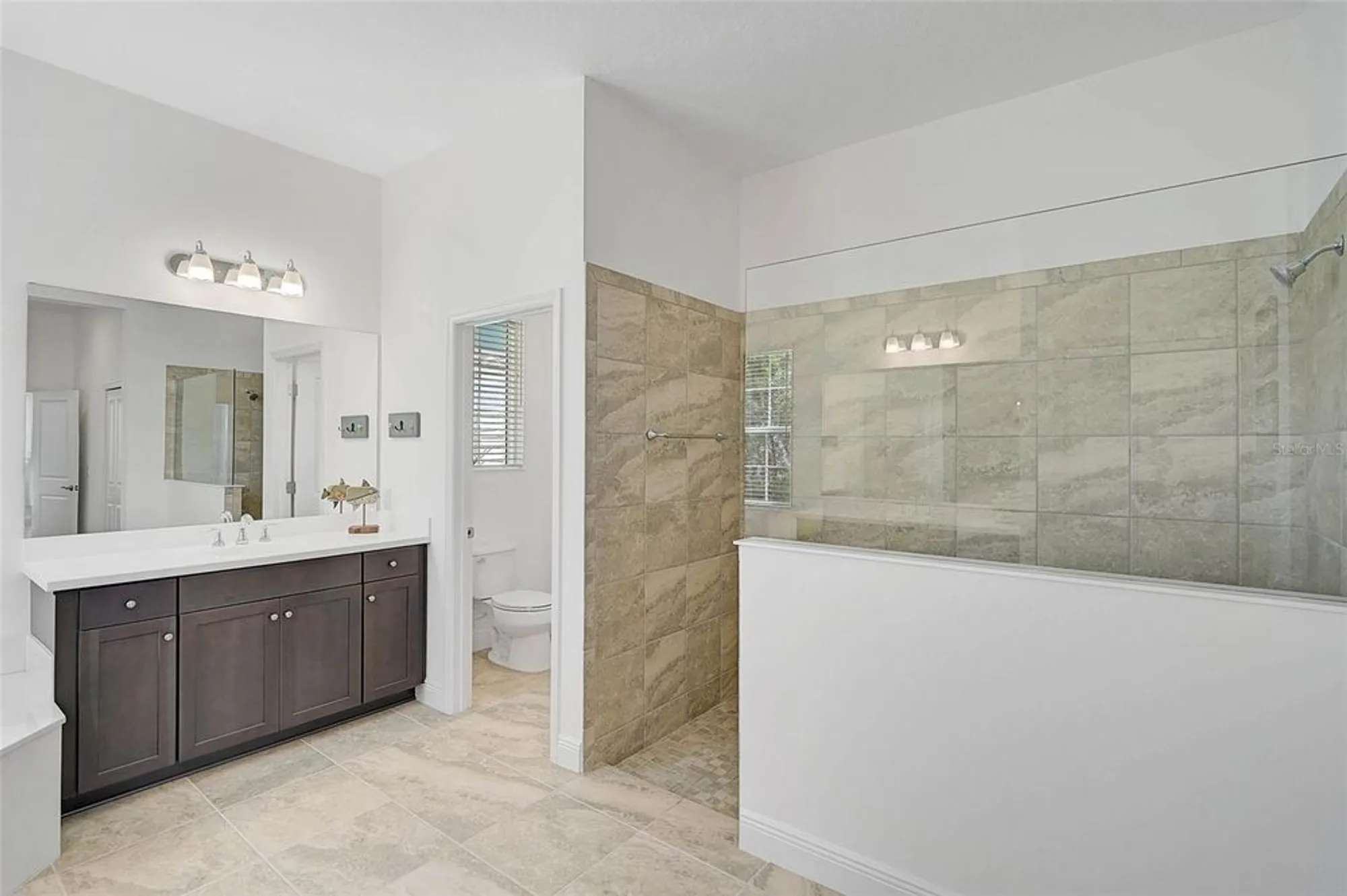 Property Slideshow image 17 of 47 | 12353 auburndale ct, Venice, FL, 34293