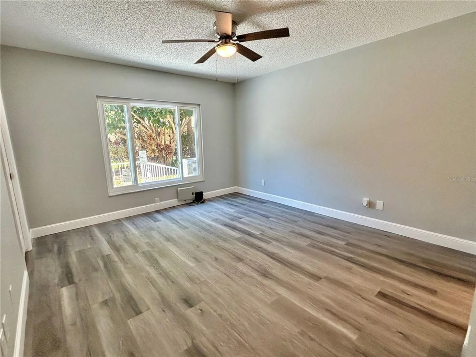 Property Slideshow image 17 of 57 | 2294 belgian ln 14, Clearwater, FL, 33763