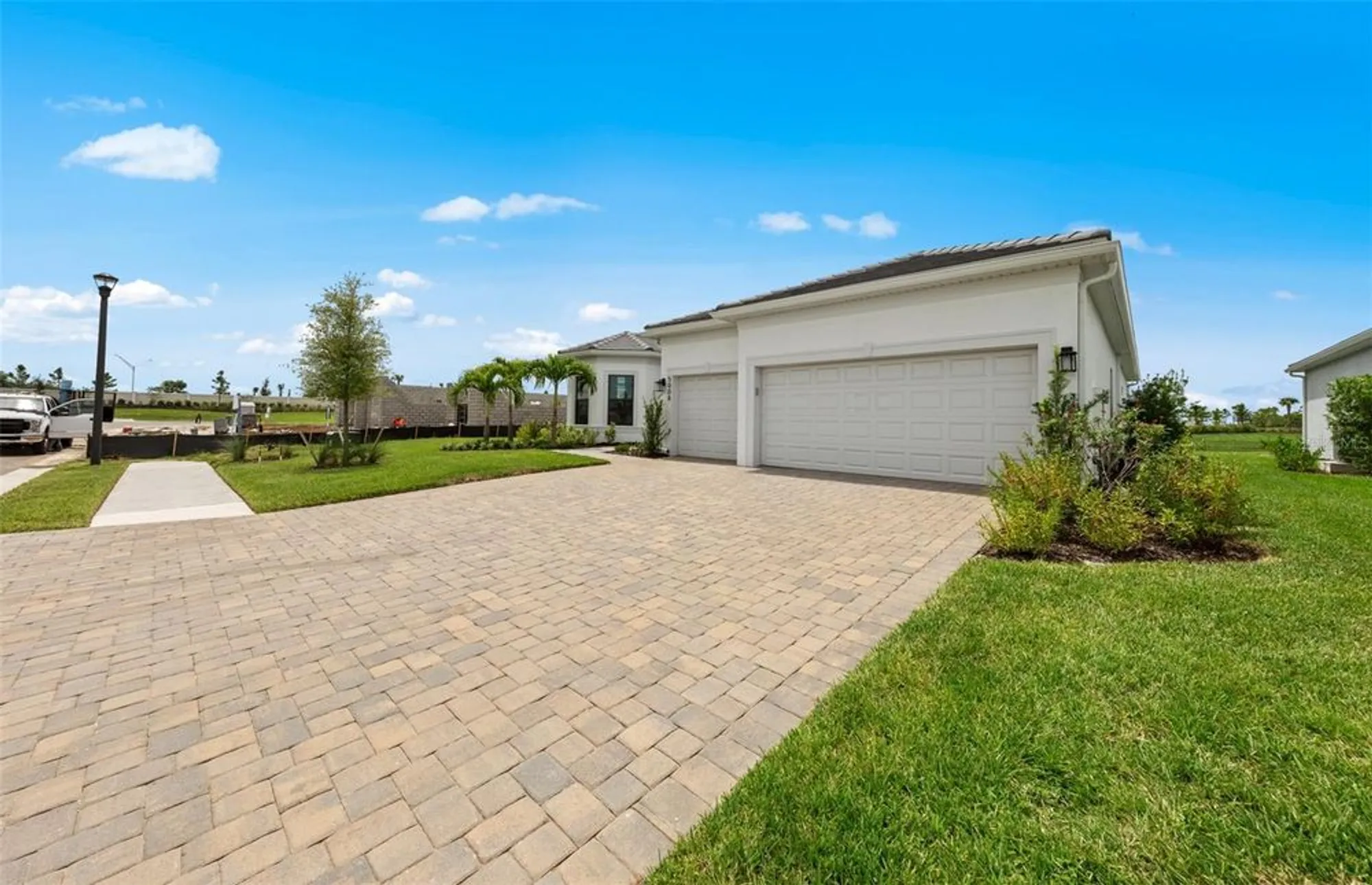 Property Slideshow image 5 of 37 | 5008 stoney point gln, Lakewood Ranch, FL, 34211