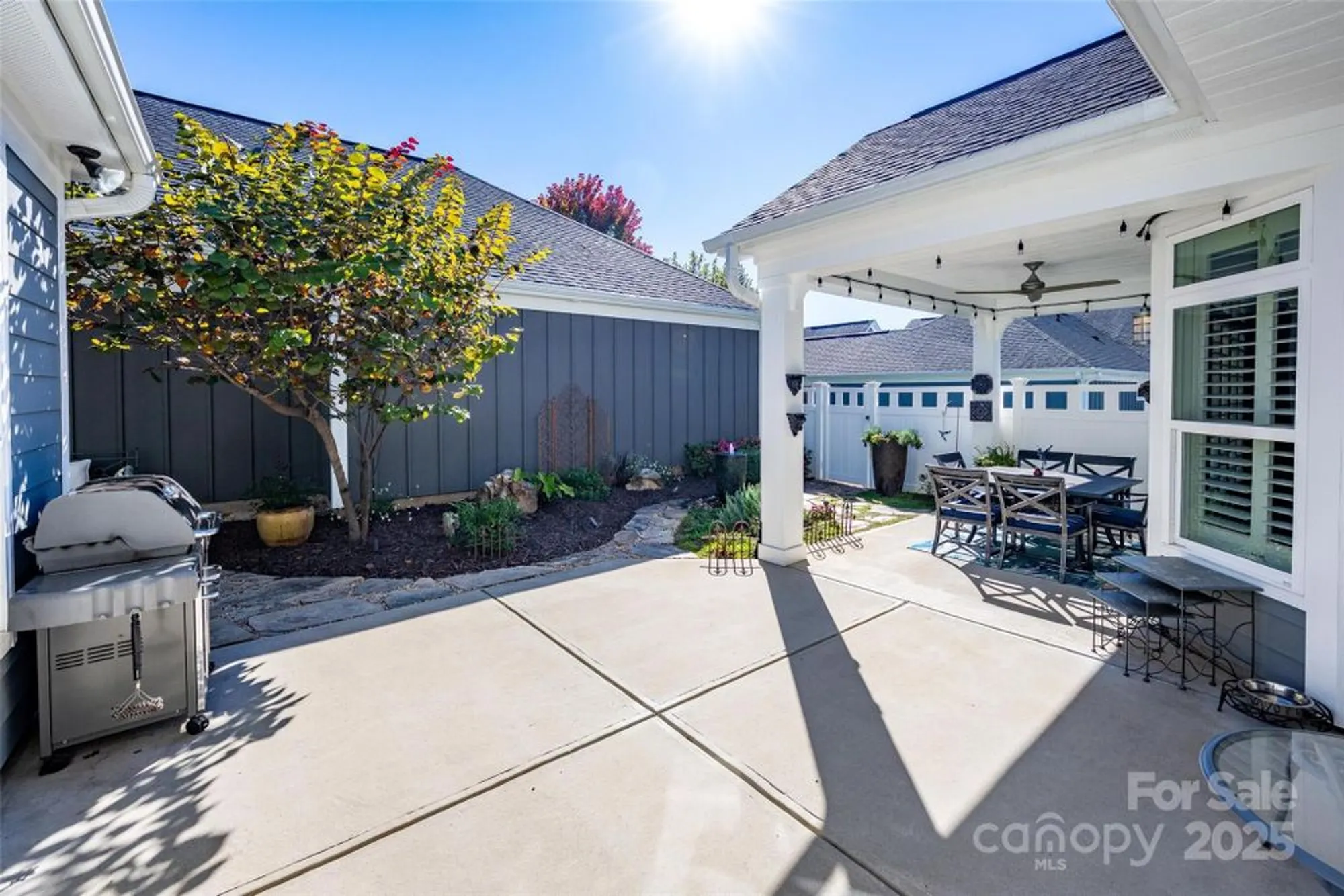 Property Slideshow image 4 of 48 | 16215 lakeside loop ln, Cornelius, NC, 28031