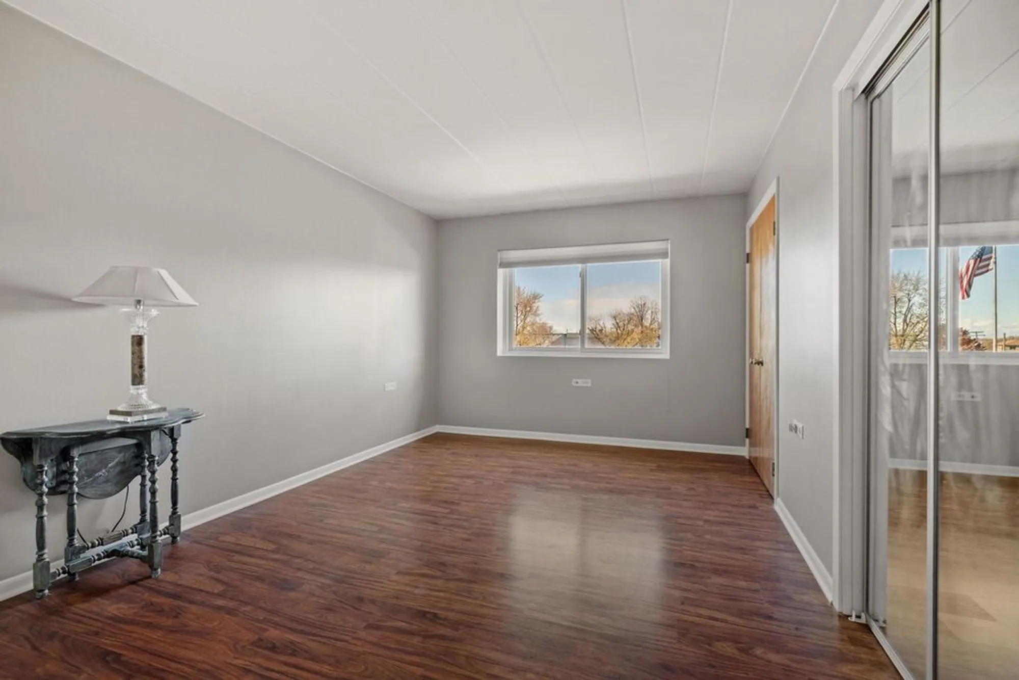 Property Slideshow image 9 of 25 | 5540 walnut ave apt 6b, Downers Grove, IL, 60515