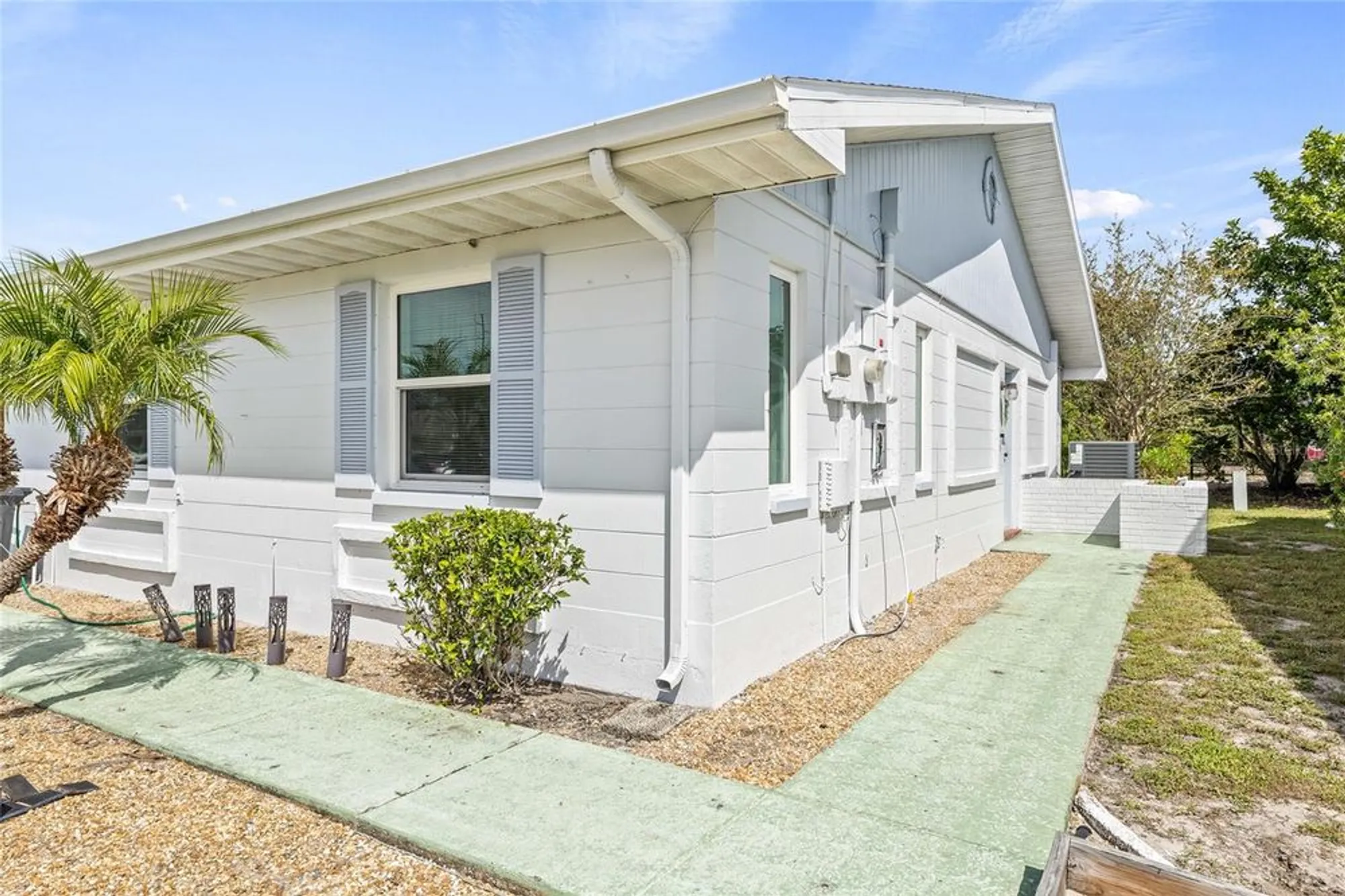 Property Slideshow image 5 of 36 | 213 genet ct, Sun City Center, FL, 33573