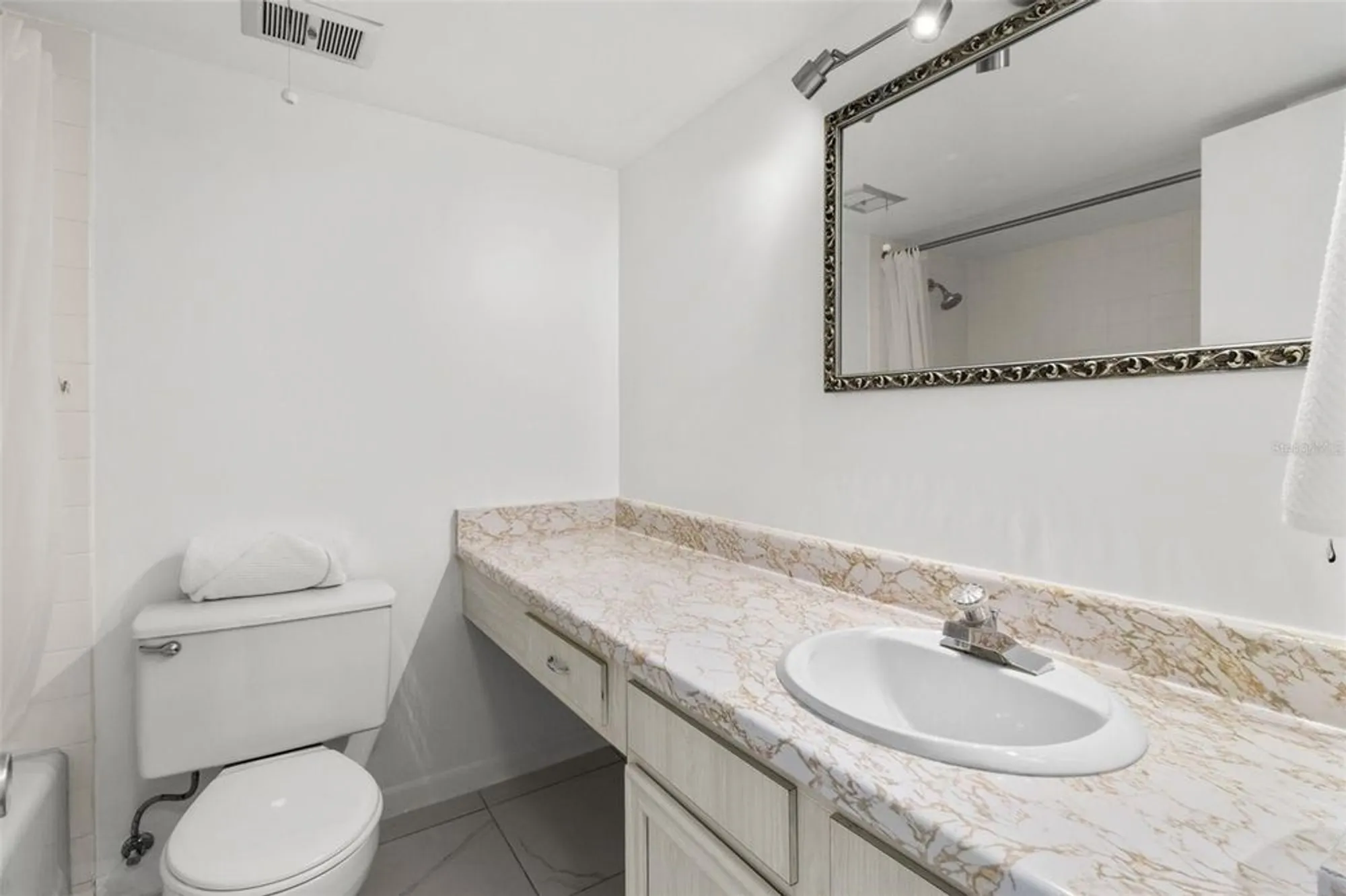 Property Slideshow image 32 of 58 | 7400 sun island dr 412, South Pasadena, FL, 33707