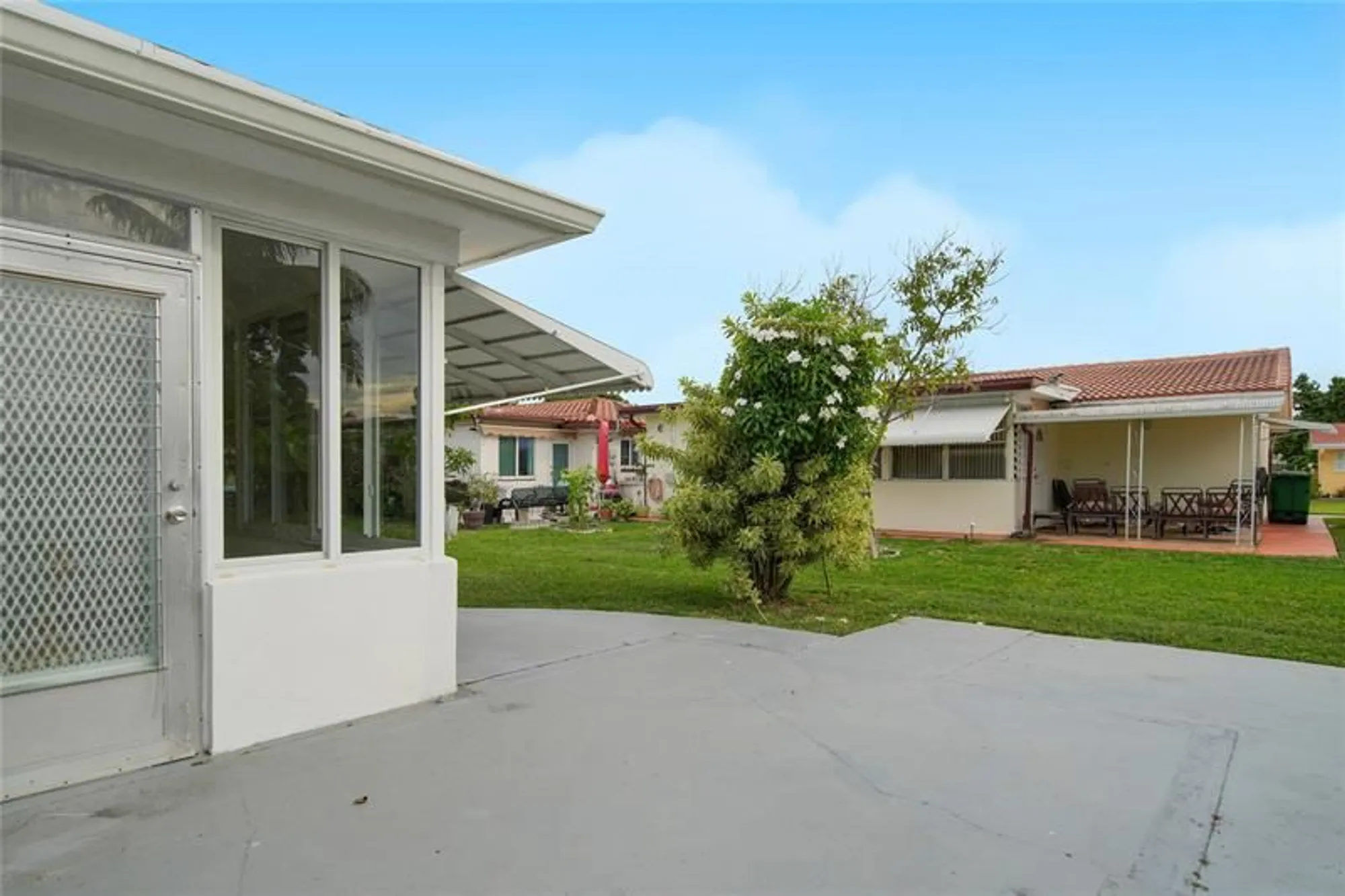 Property Slideshow image 5 of 34 | 4510 nw 49th dr, Tamarac, FL, 33319