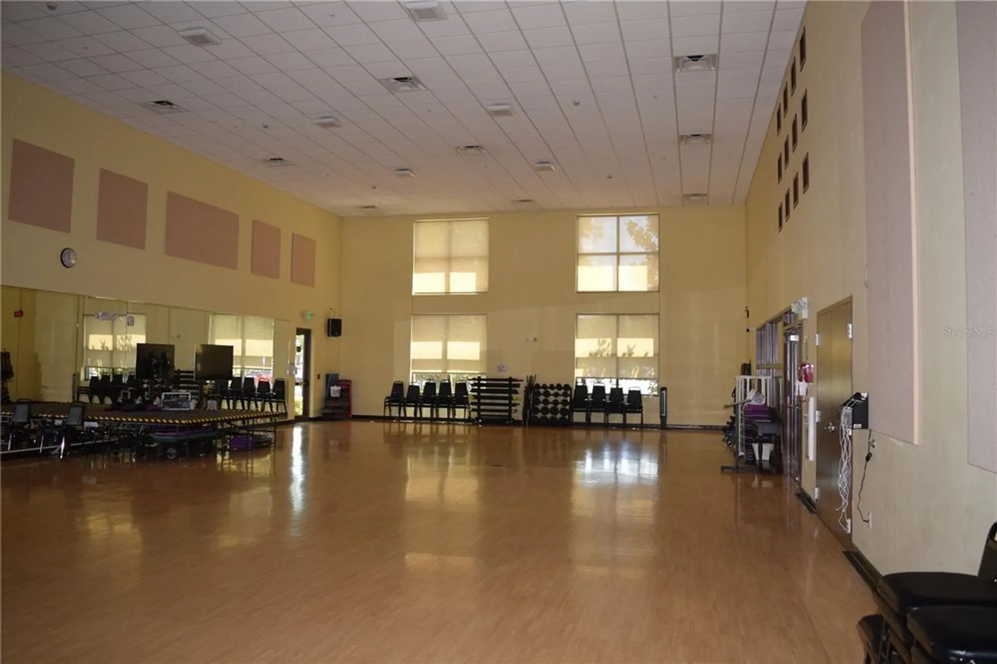 Property Slideshow image 36 of 49 | 1804 foxhunt dr b, Sun City Center, FL, 33573