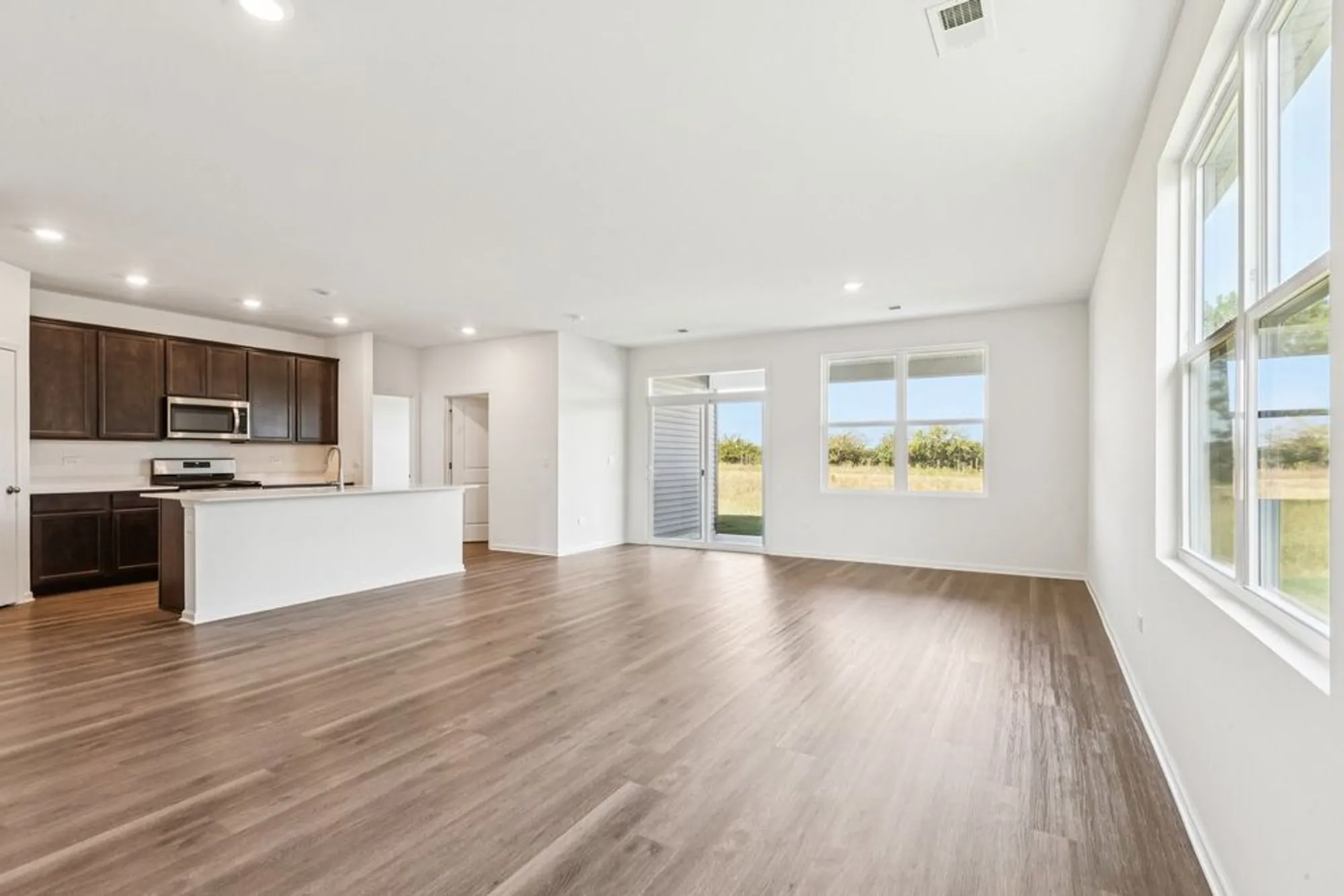 Property Slideshow image 14 of 39 | 2631 harnish dr, Algonquin, IL, 60102