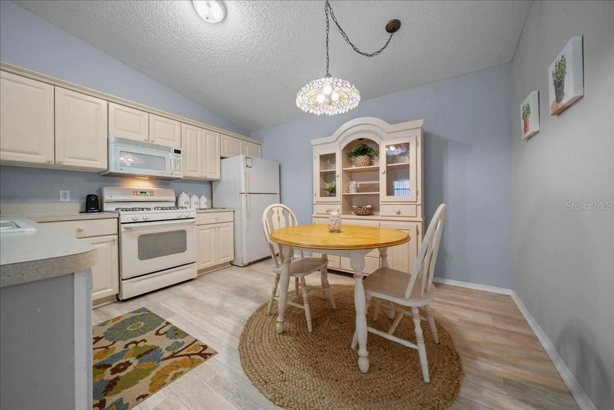 Property Slideshow image 8 of 30 | 2023 thurmond ave, The Villages, FL, 32162