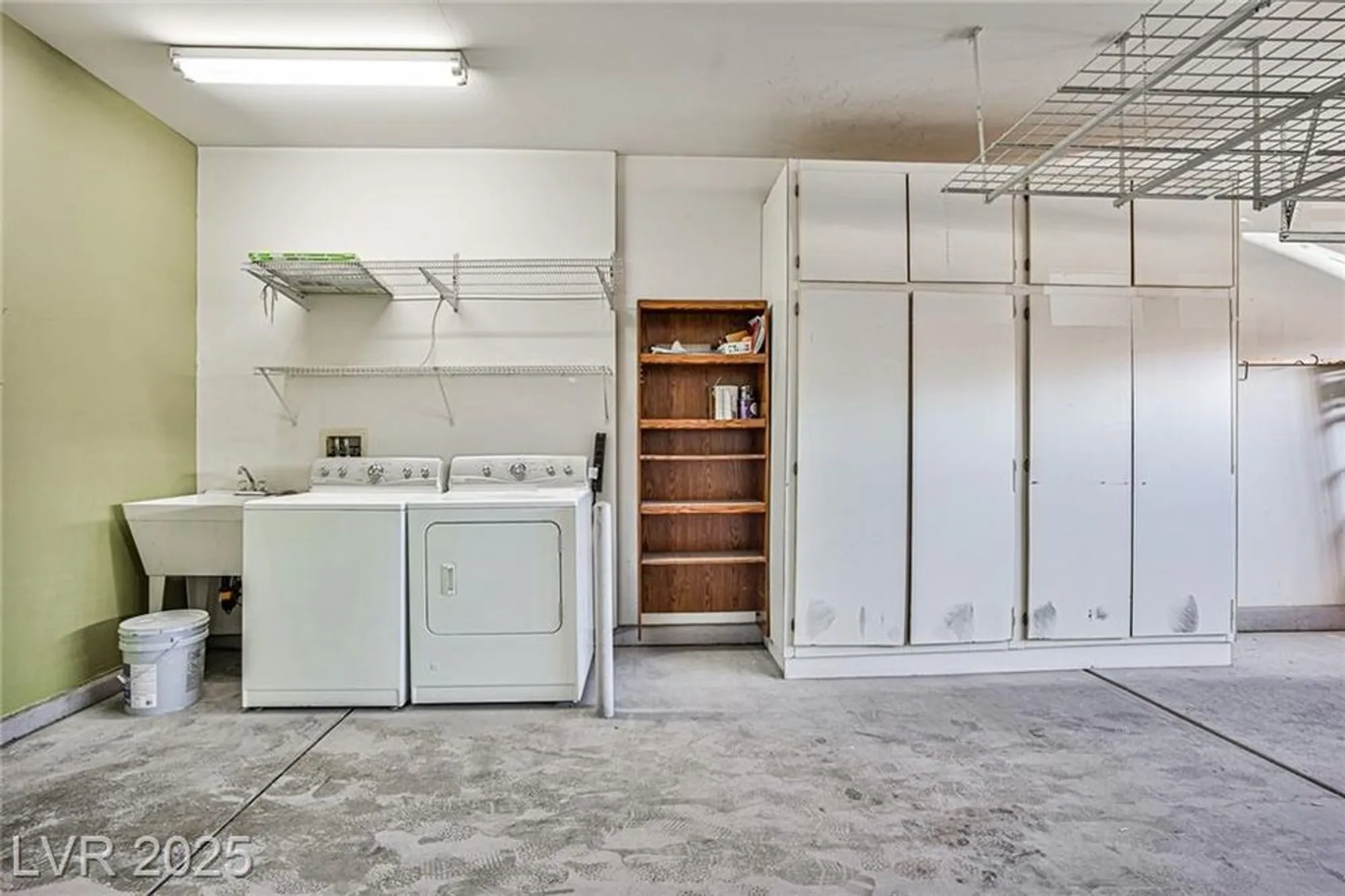 Property Slideshow image 14 of 18 | 433 piute valley ct, Henderson, NV, 89012