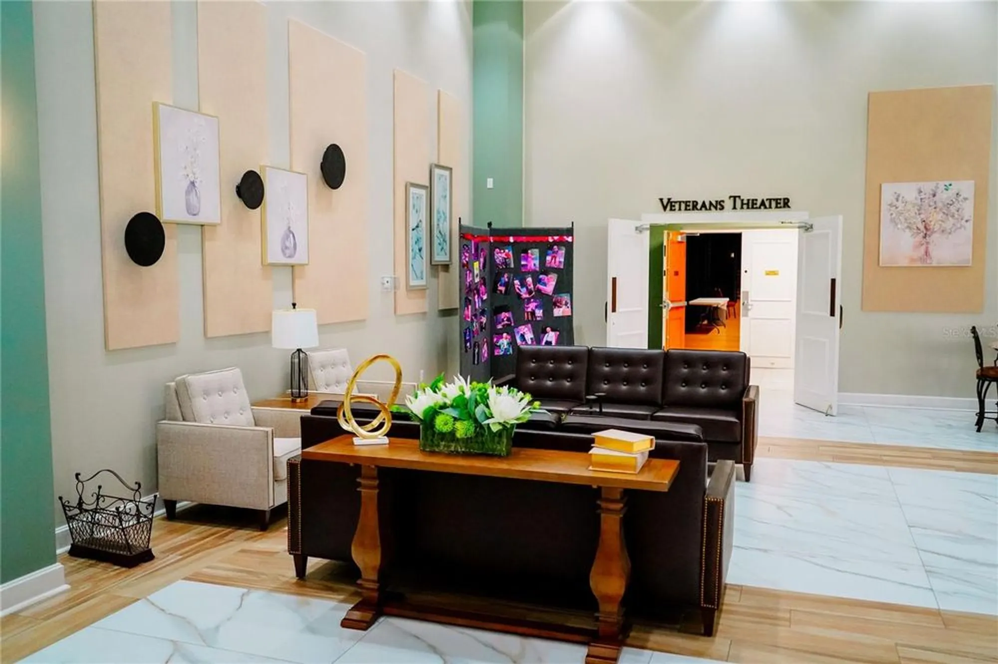 Property Slideshow image 43 of 67 | 505 foxglove cir b, Sun City Center, FL, 33573