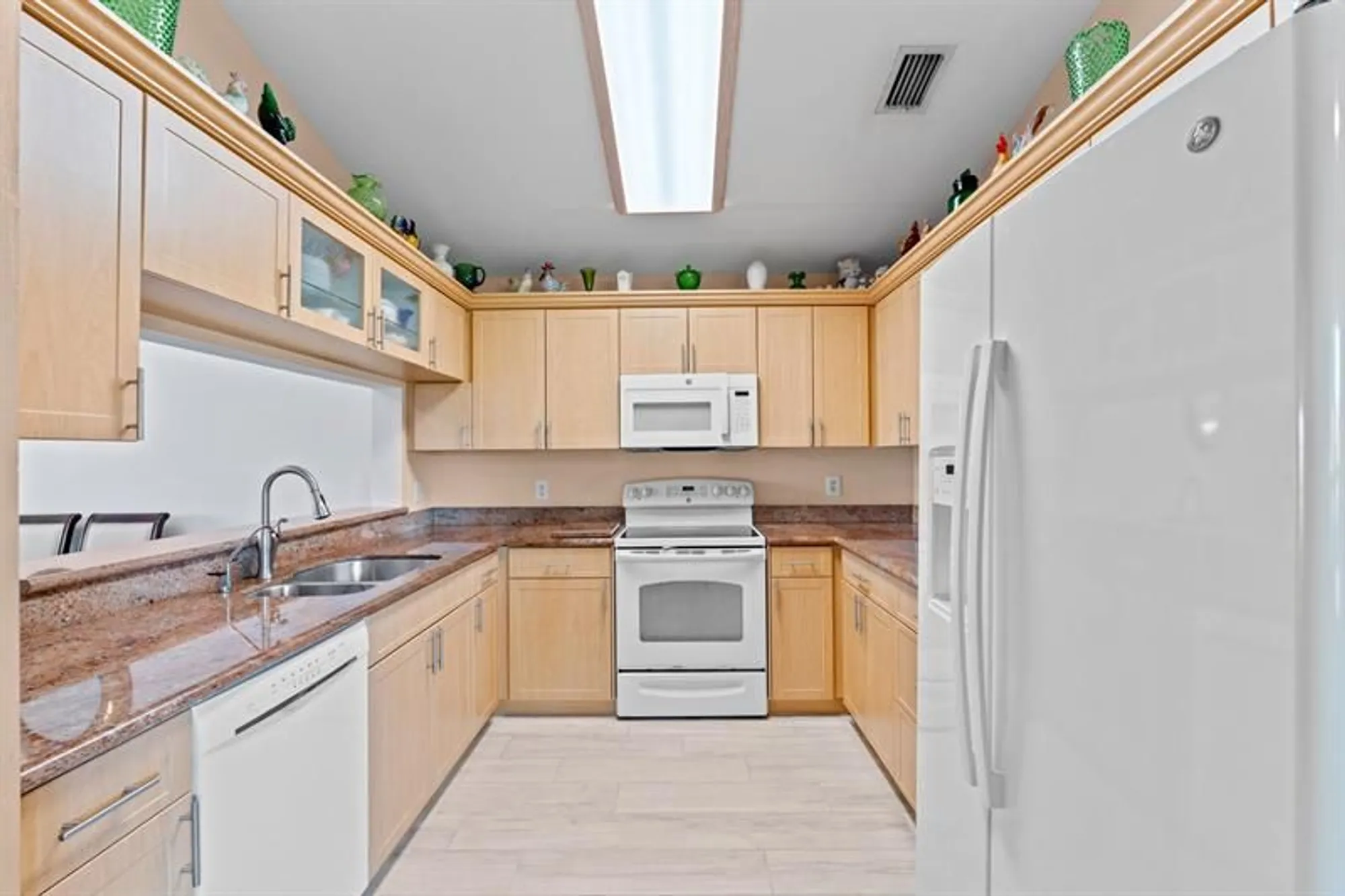 Property Slideshow image 6 of 57 | 8486 heather pl, Boynton Beach, FL, 33472