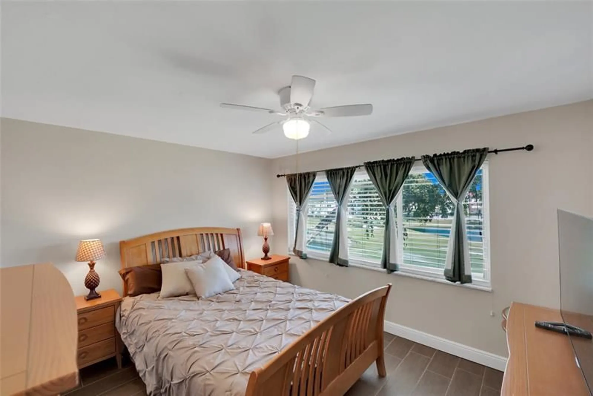 Property Slideshow image 23 of 50 | 8980 s hollybrook blvd 304, Pembroke Pines, FL, 33025