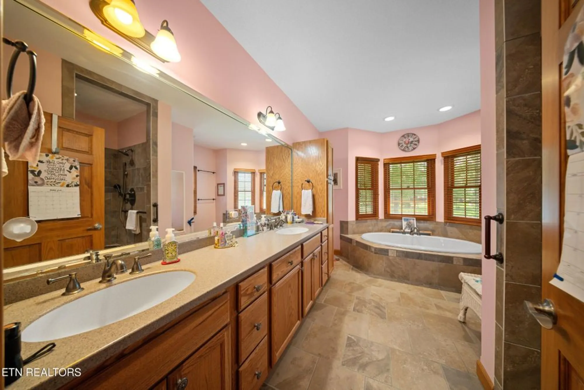 Property Slideshow image 15 of 49 | 46 westridge ct, Crossville, TN, 38558