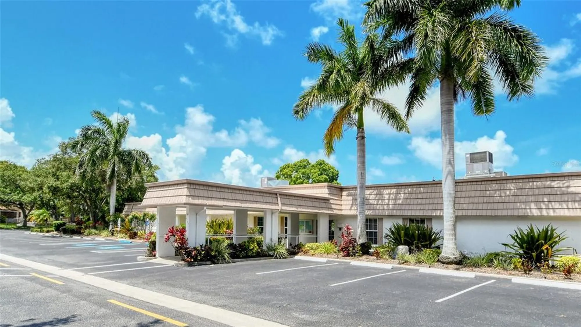Property Slideshow image 67 of 86 | 2016 riverbluff pkwy v328, Sarasota, FL, 34231