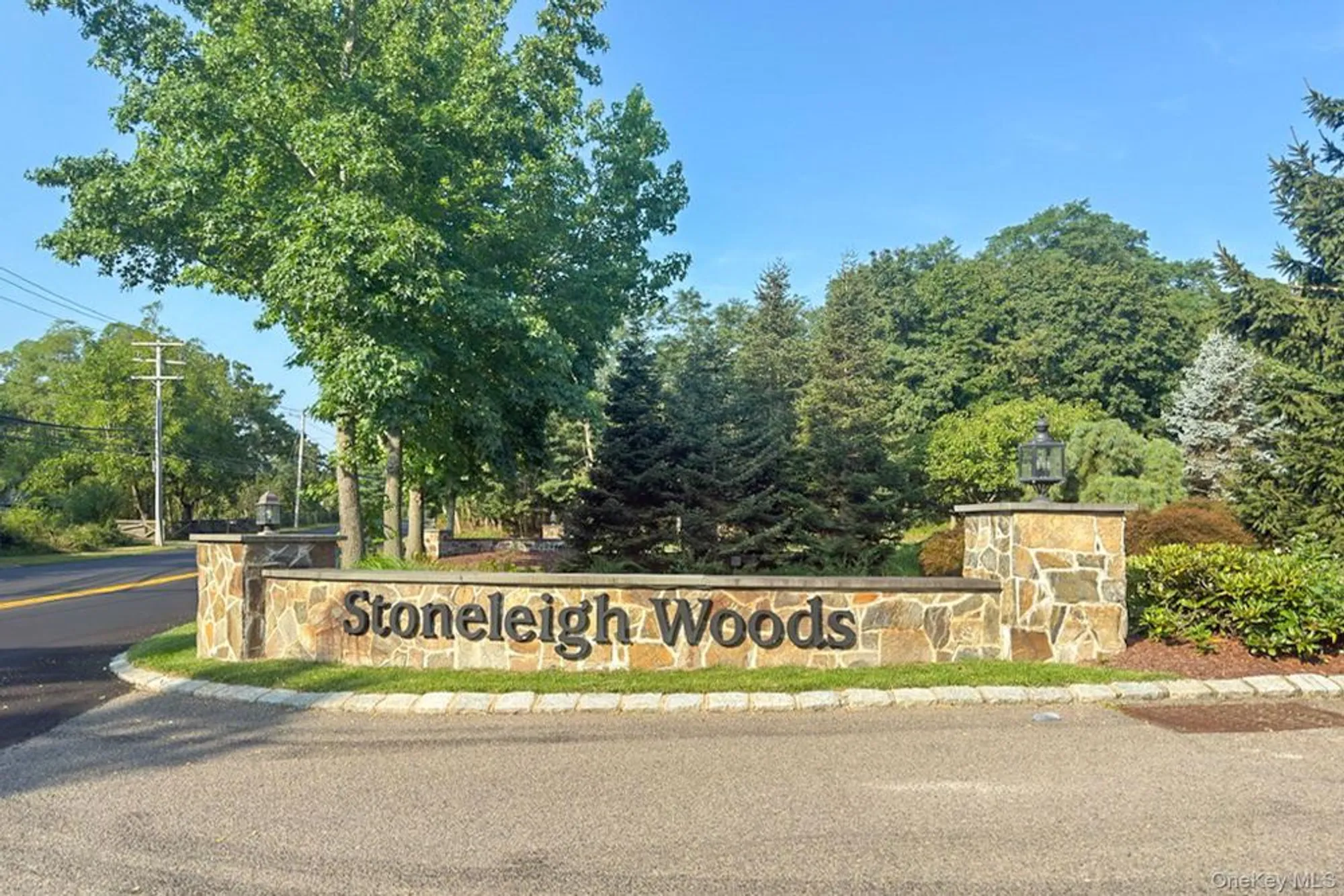 Property Slideshow image 21 of 22 | 18 kennsington ct, Riverhead, NY, 11901