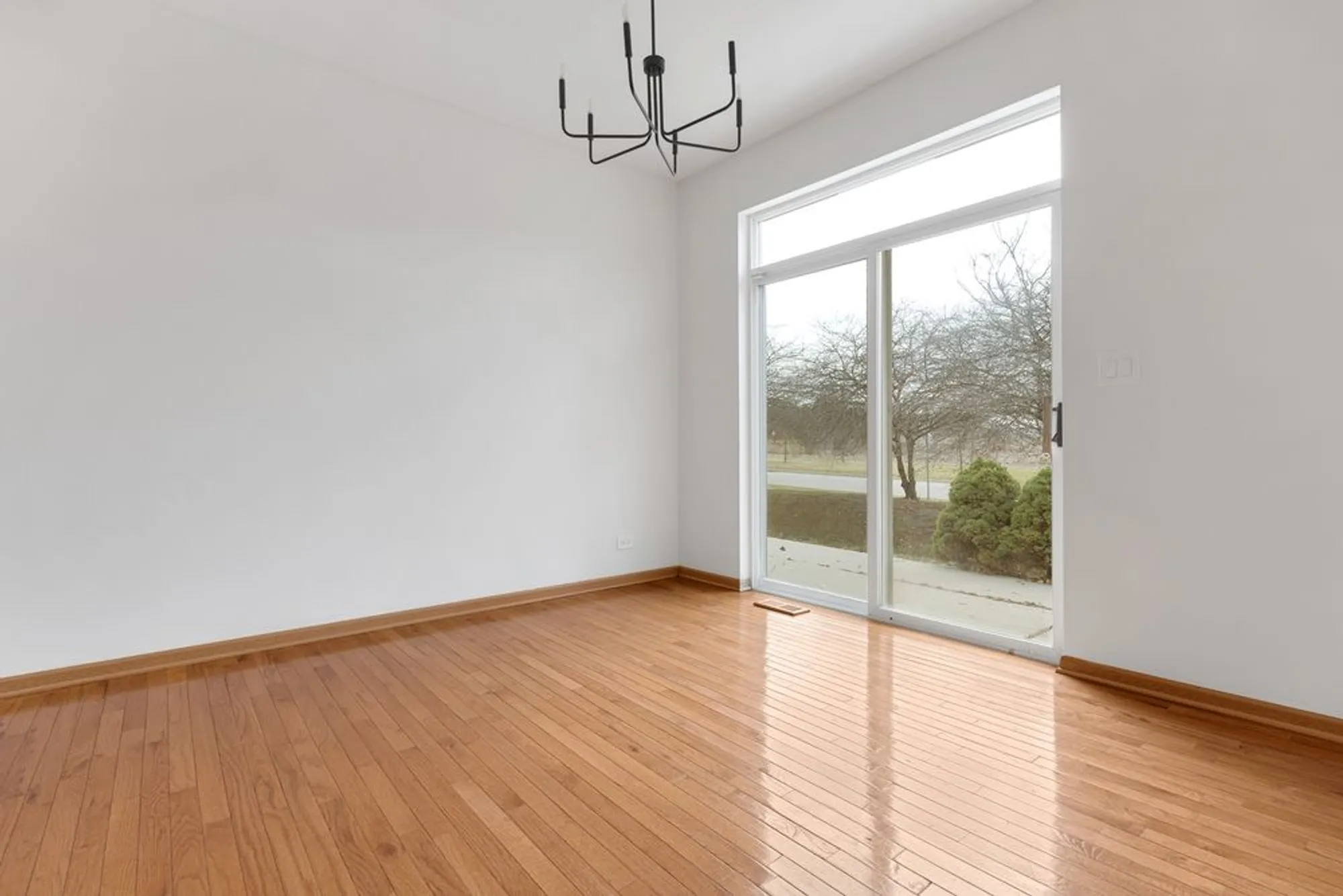 Property Slideshow image 16 of 33 | 786 bohannon cir, Oswego, IL, 60543