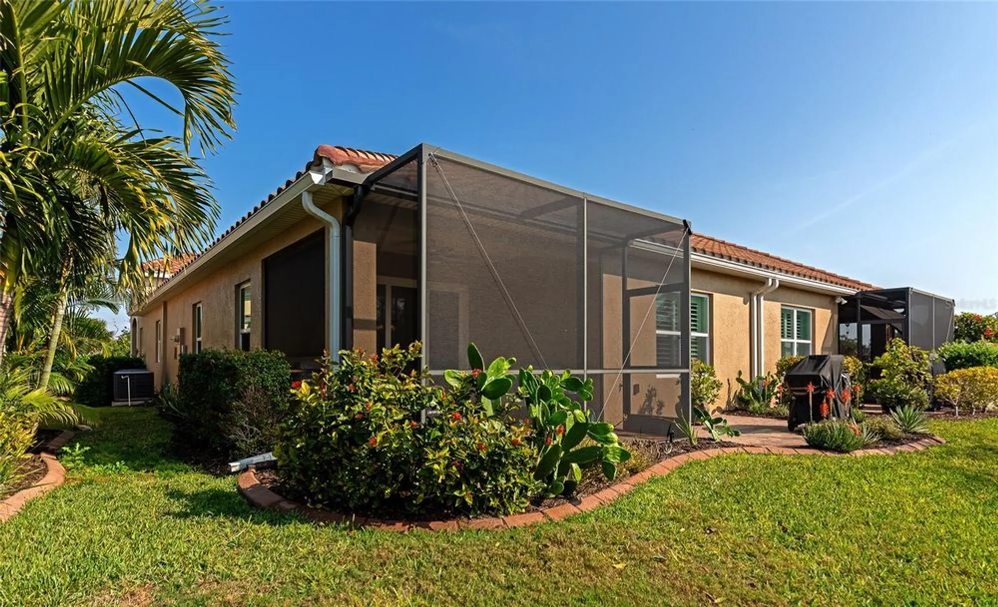 Property Slideshow image 33 of 43 | 6907 costa bella dr, Bradenton, FL, 34209