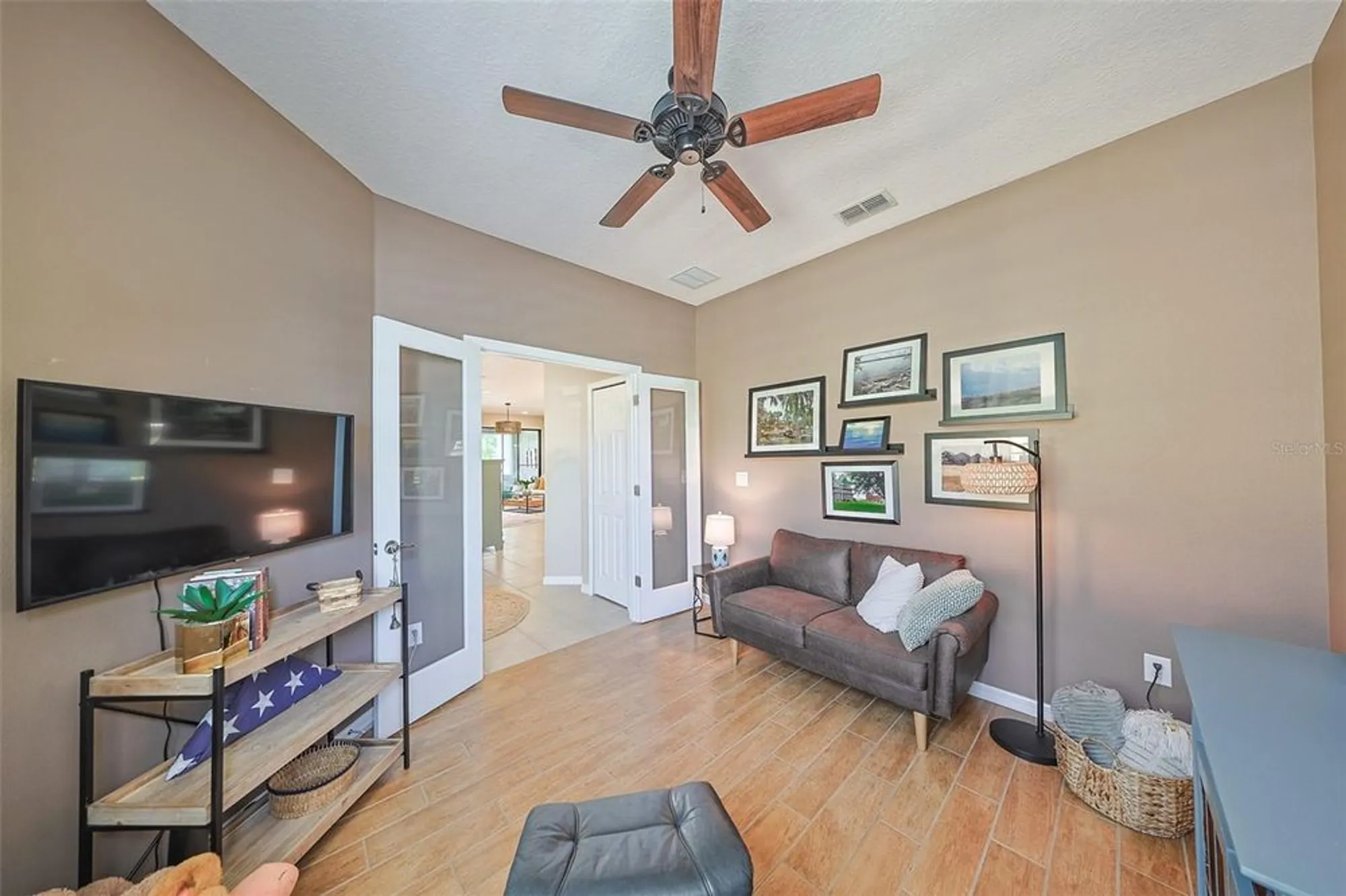 Property Slideshow image 35 of 70 | 329 bluewater falls ct, Apollo Beach, FL, 33572