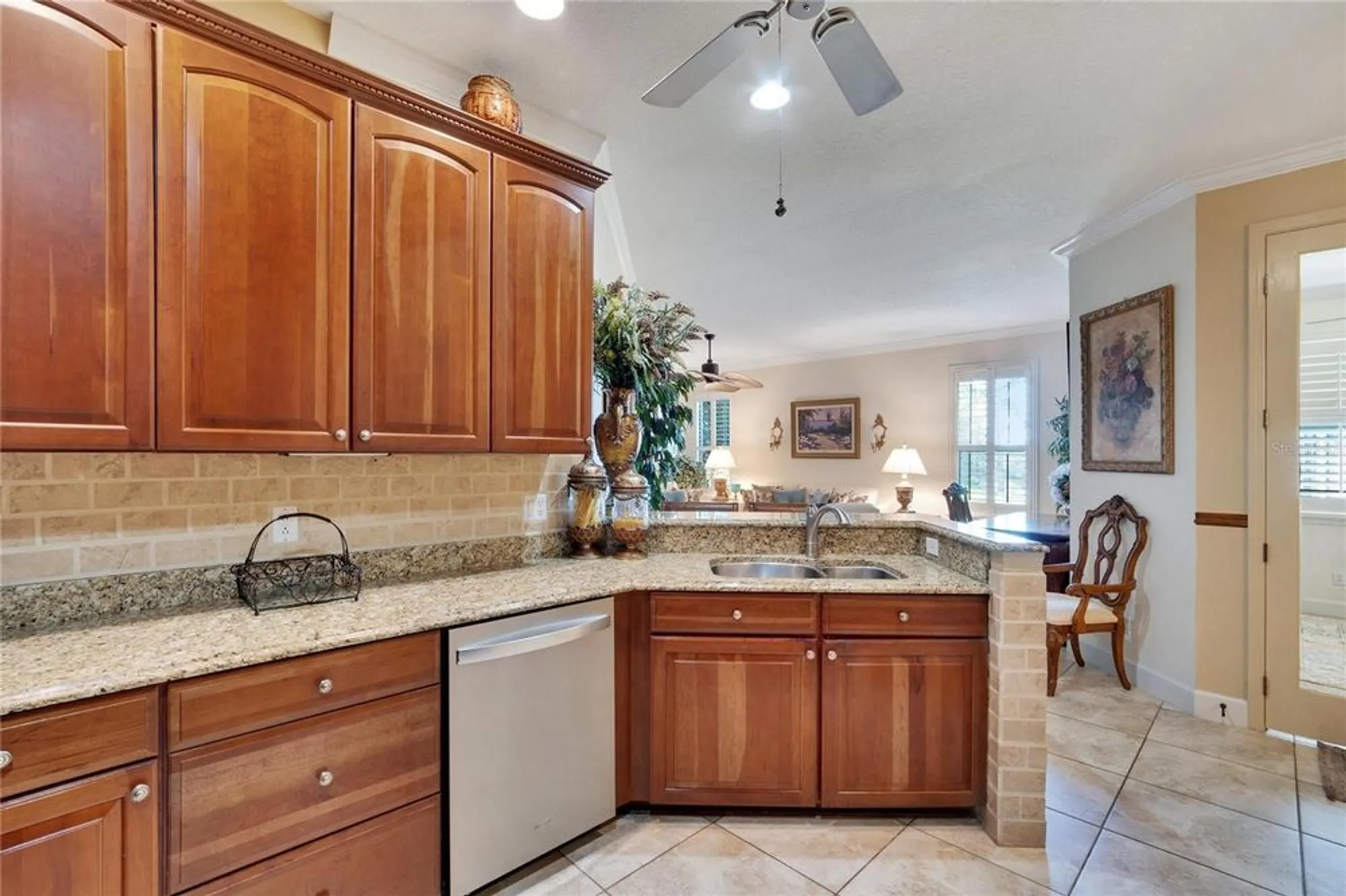 Property Slideshow image 13 of 67 | 204 mystic falls dr, Apollo Beach, FL, 33572
