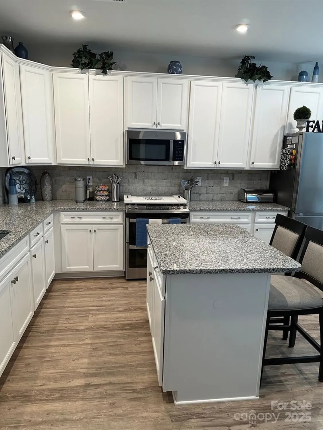 Property Slideshow image 4 of 46 | 12417 old iron ln, Charlotte, NC, 28215