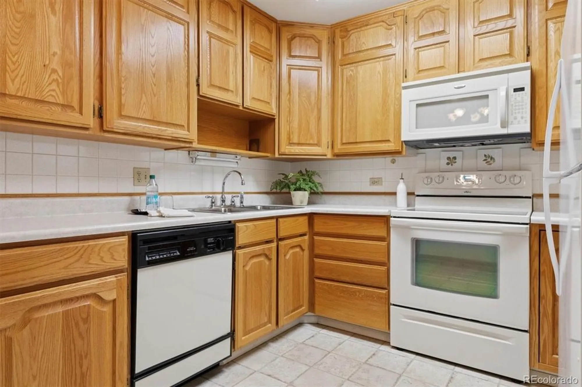 Property Slideshow image 4 of 35 | 9625 e center ave 5c, Denver, CO, 80247