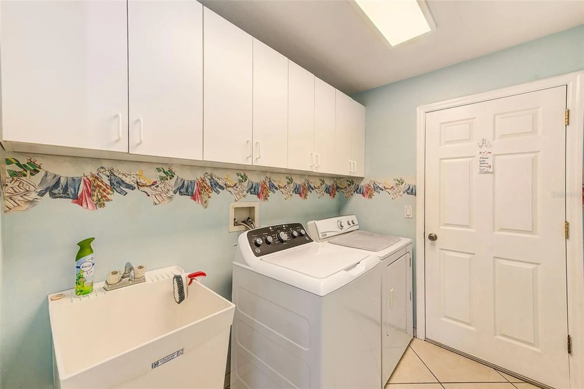 Property Slideshow image 13 of 37 | 11600 weaver park ct, Trinity, FL, 34655