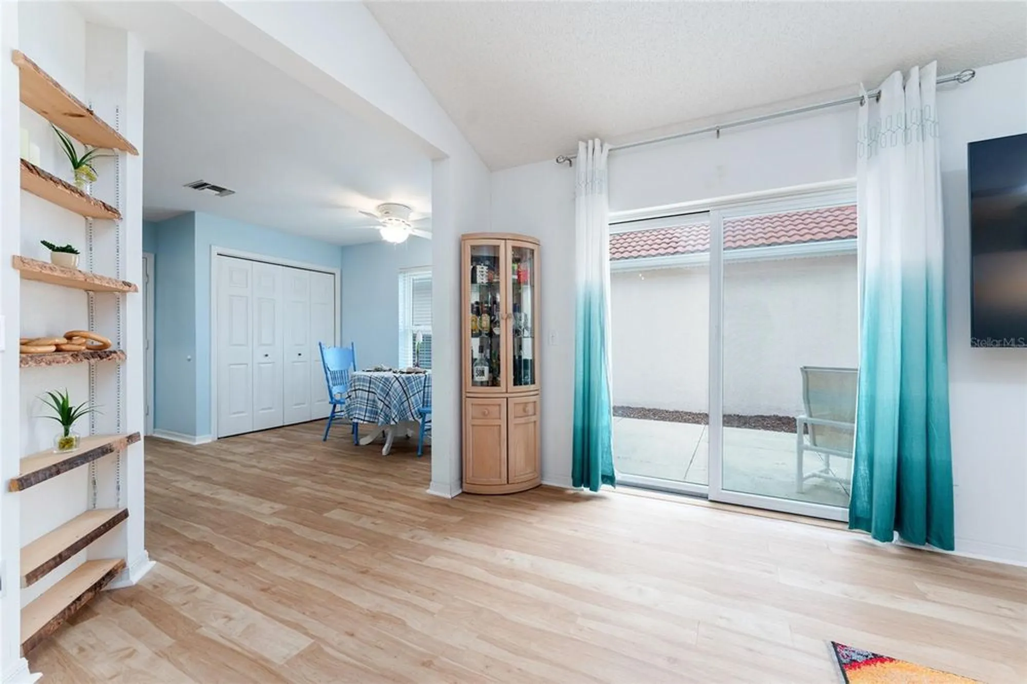 Property Slideshow image 18 of 65 | 906 santa anna ln, The Villages, FL, 32159