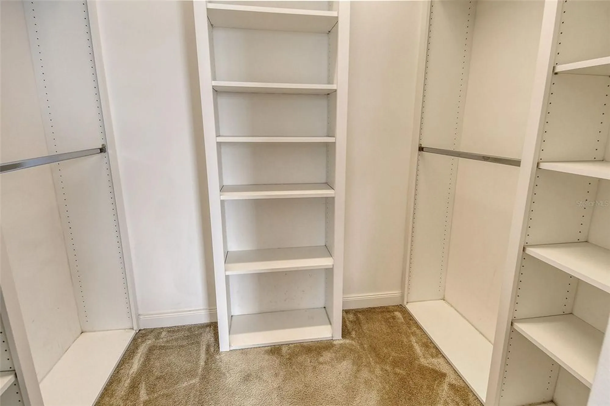 Property Slideshow image 16 of 49 | 1400 burgos dr, Sarasota, FL, 34238