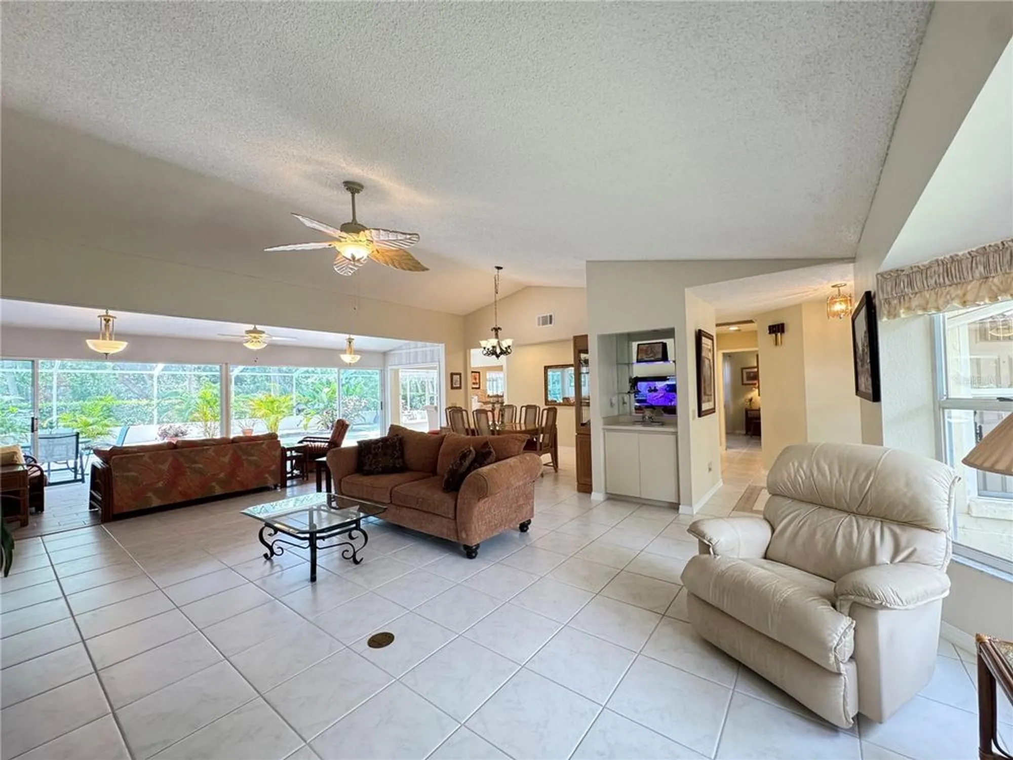 Property Slideshow image 7 of 55 | 5714 garden lakes fern, Bradenton, FL, 34203