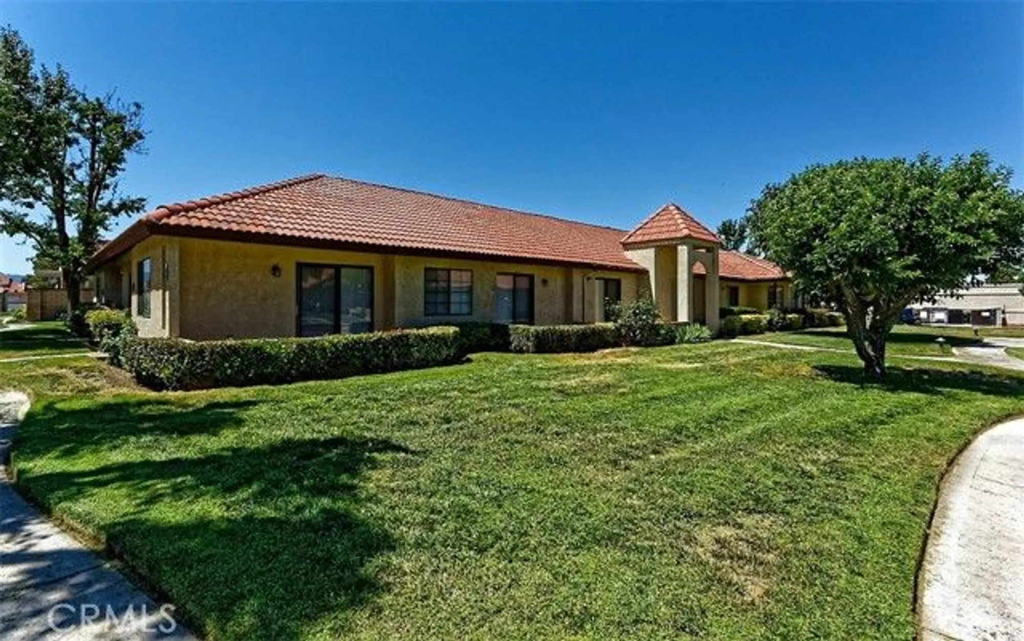 Property Slideshow image 1 of 19 | 19236 cottonwood dr, Apple Valley, CA, 92308
