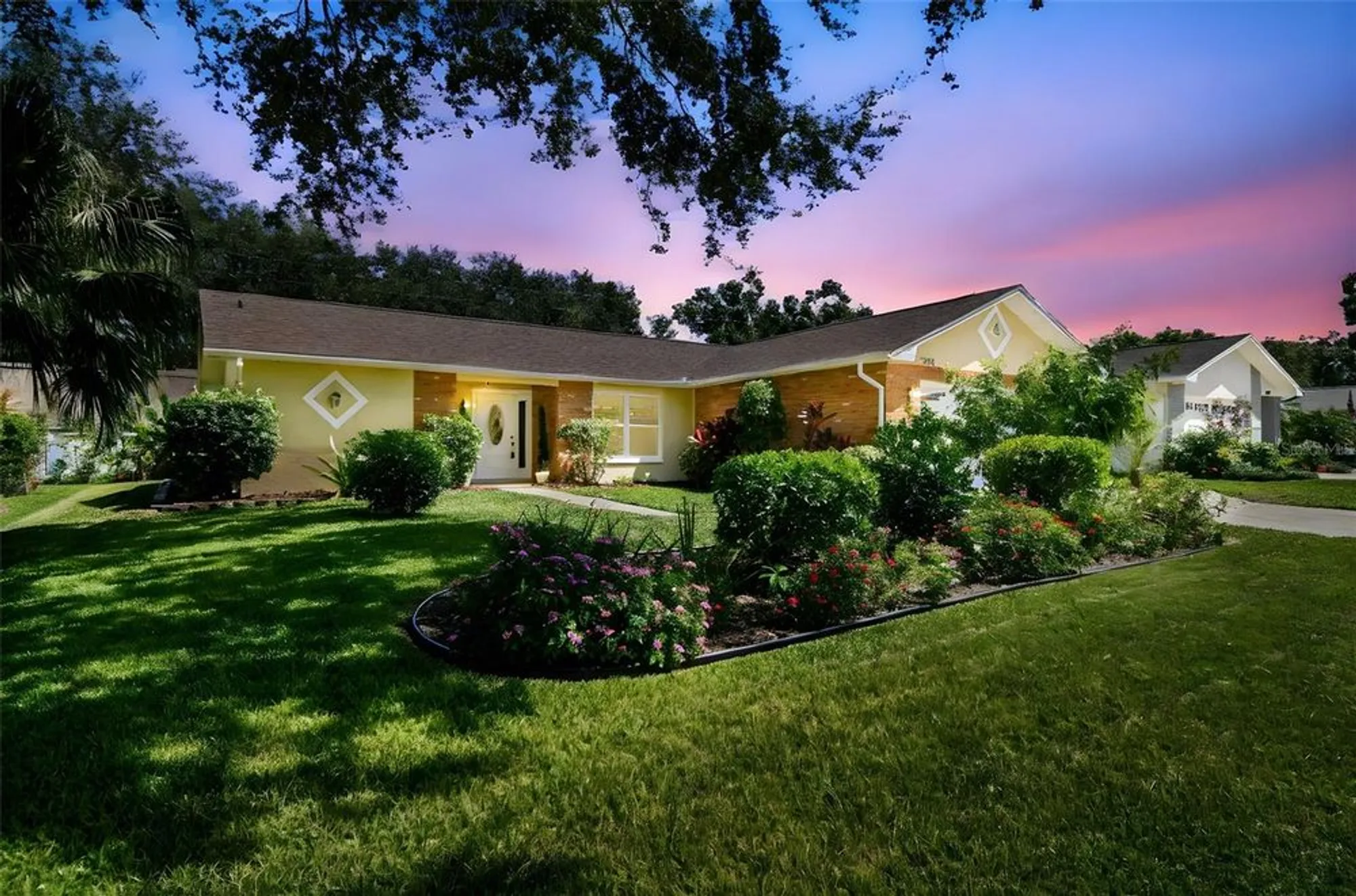 Property Slideshow image 1 of 99 | 2834 thistle ct, Palm Harbor, FL, 34684