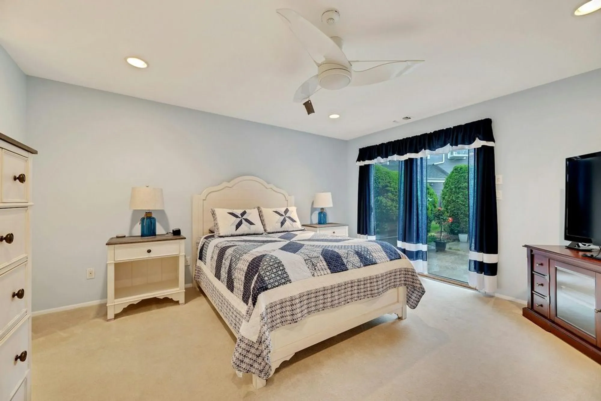 Property Slideshow image 14 of 30 | 279 dockside ct, Moriches, NY, 11955