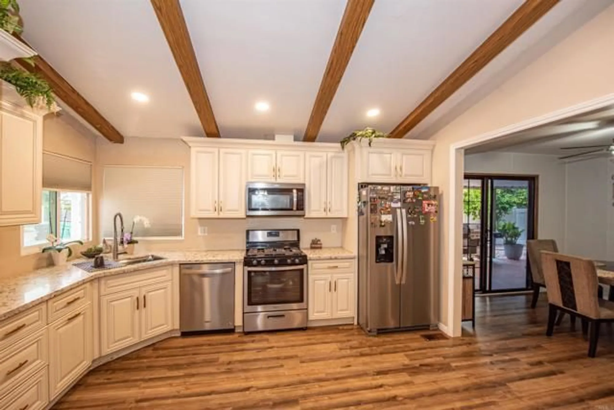 Property Slideshow image 6 of 67 | 38210 via taffia, Murrieta, CA, 92563